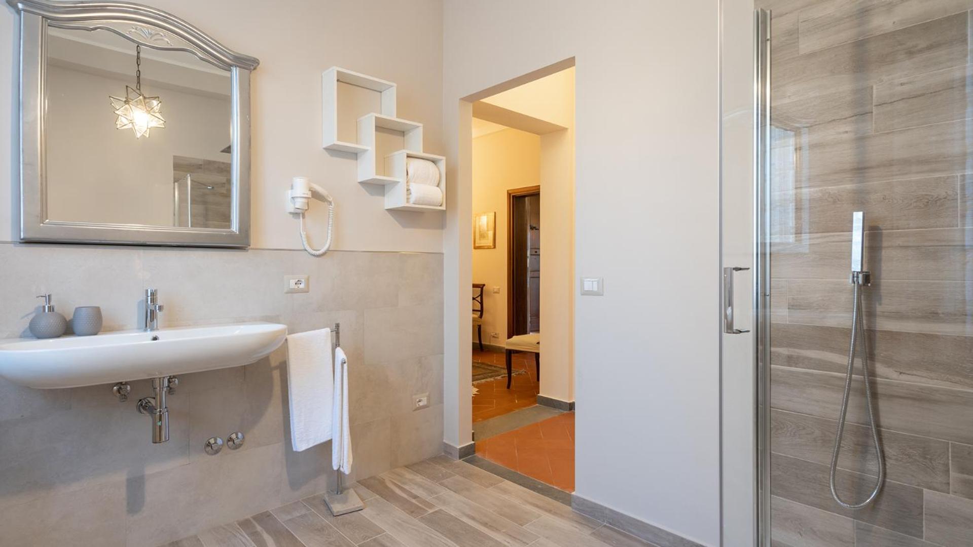 Villa Fiorentini 10, Emma Villas