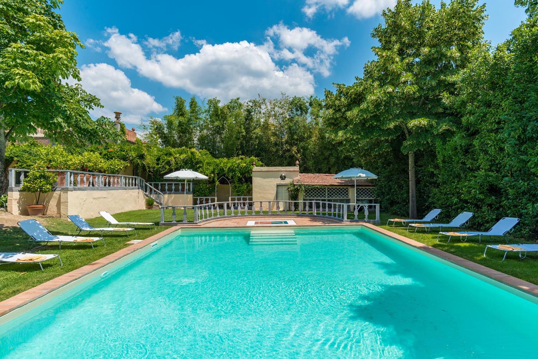VILLA DELLE SOPHORE 12, Emma Villas view 4
