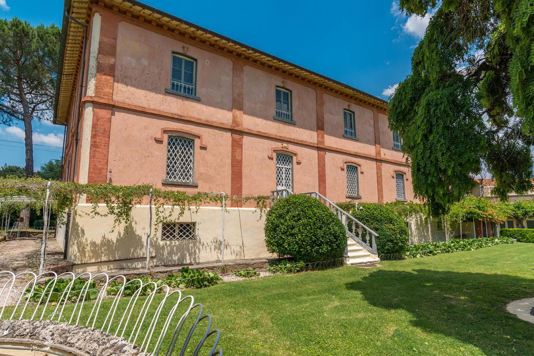 VILLA DELLE SOPHORE 12, Emma Villas view 3
