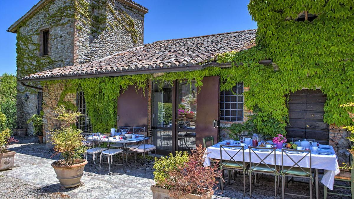 VILLA POGGIENTE 15&2, Emma Villas view 2