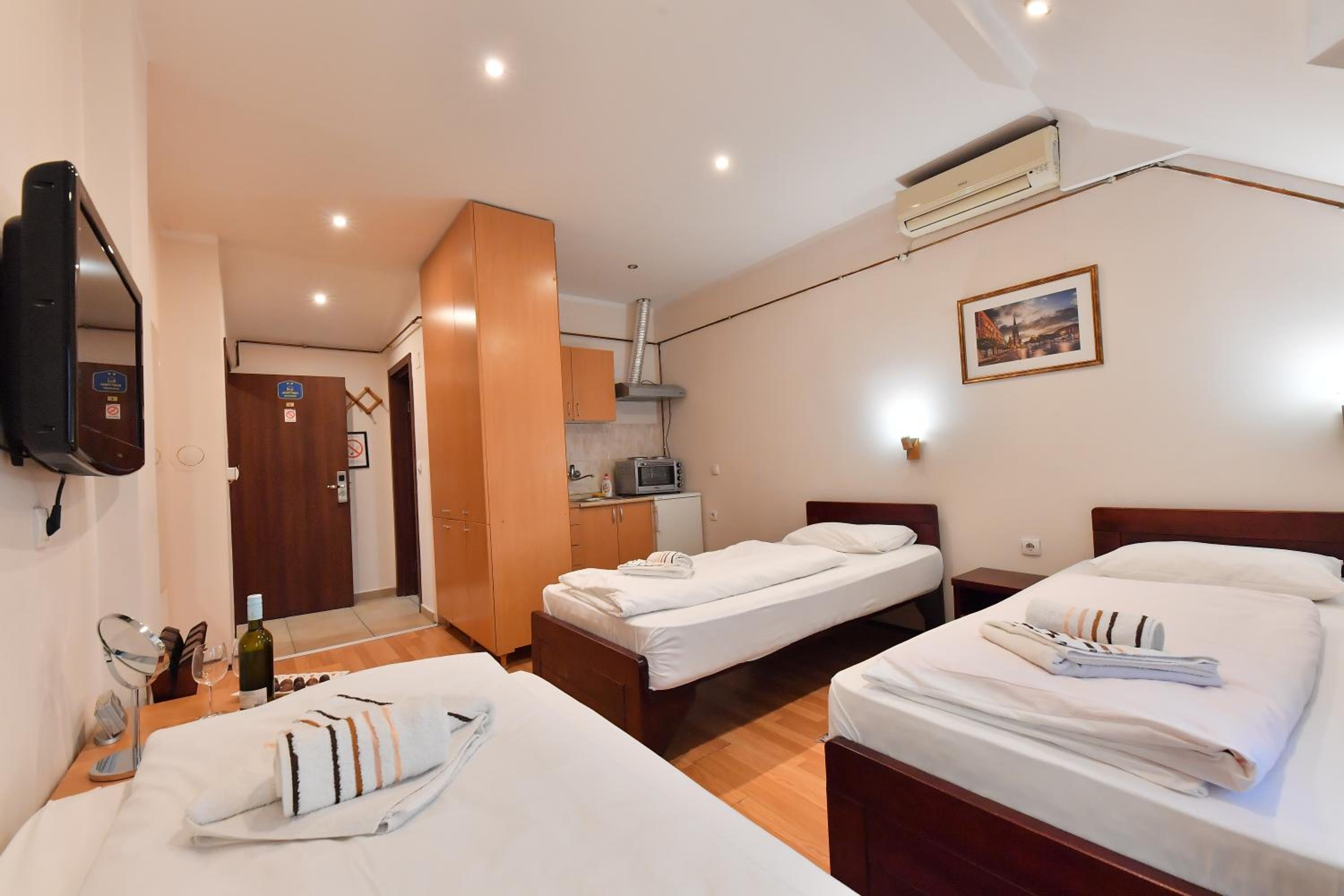 Apartments & Accommodation Stojic