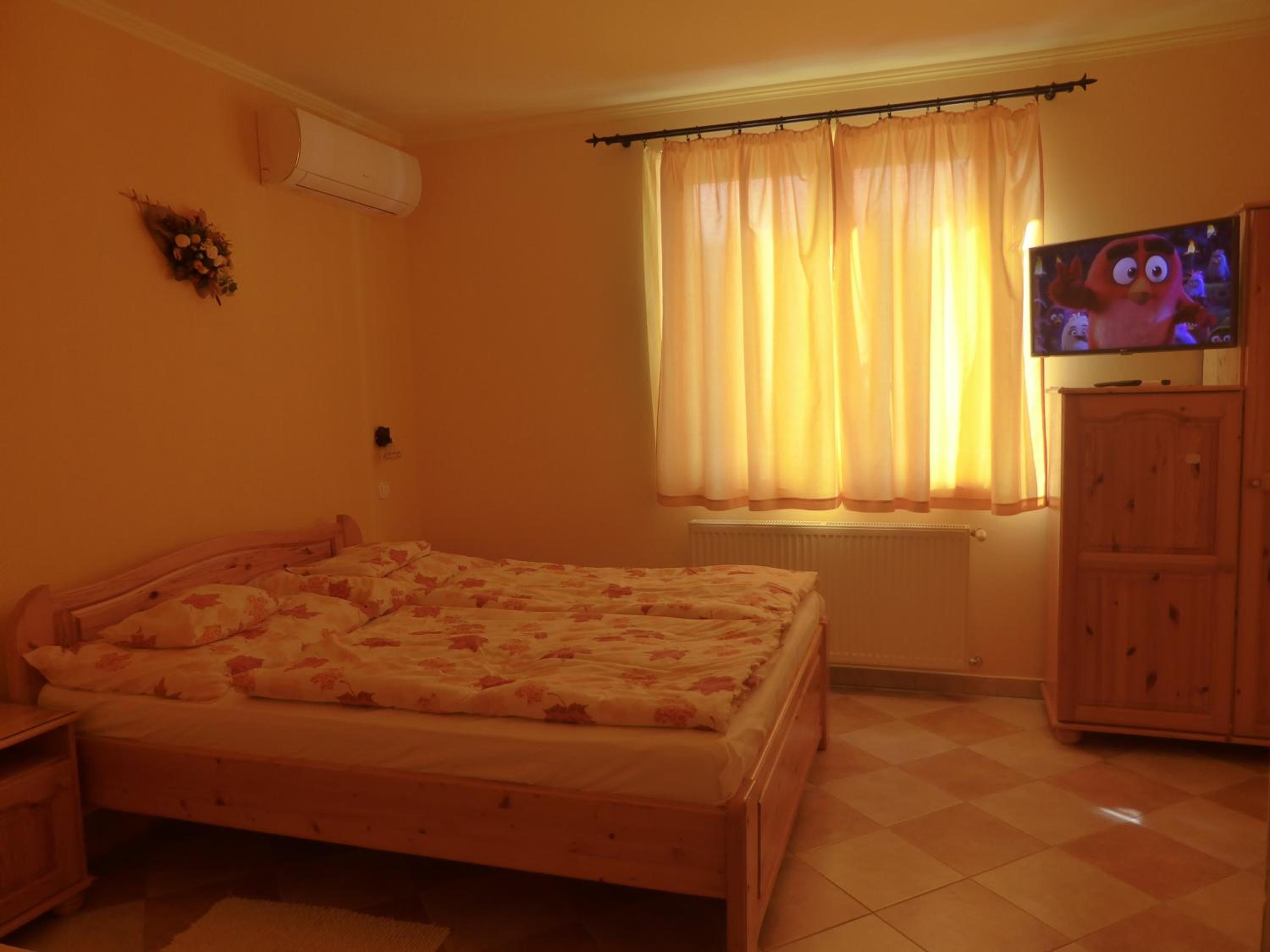 Napfény Apartman és Vendégház view 4