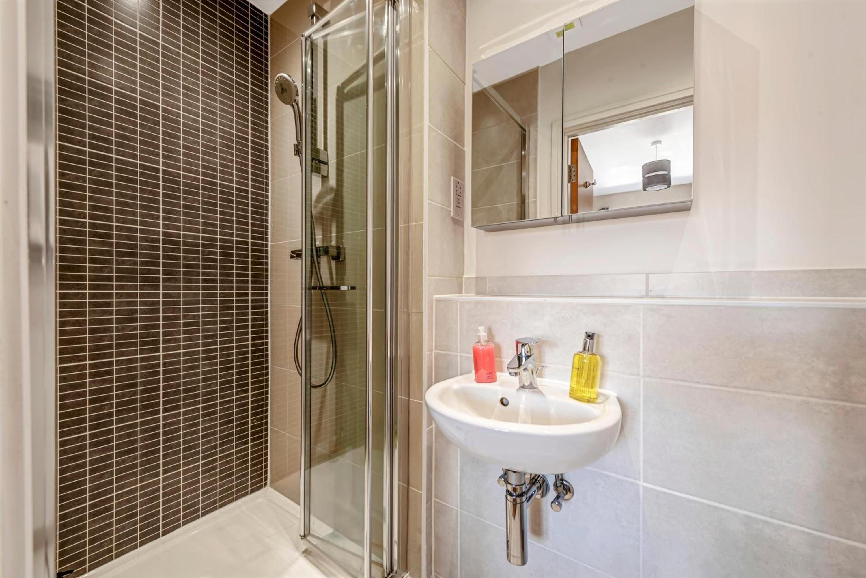 London Heathrow Living Holywell Serviced Houses - 3 and 4 bedrooms By 360stays, photo 121