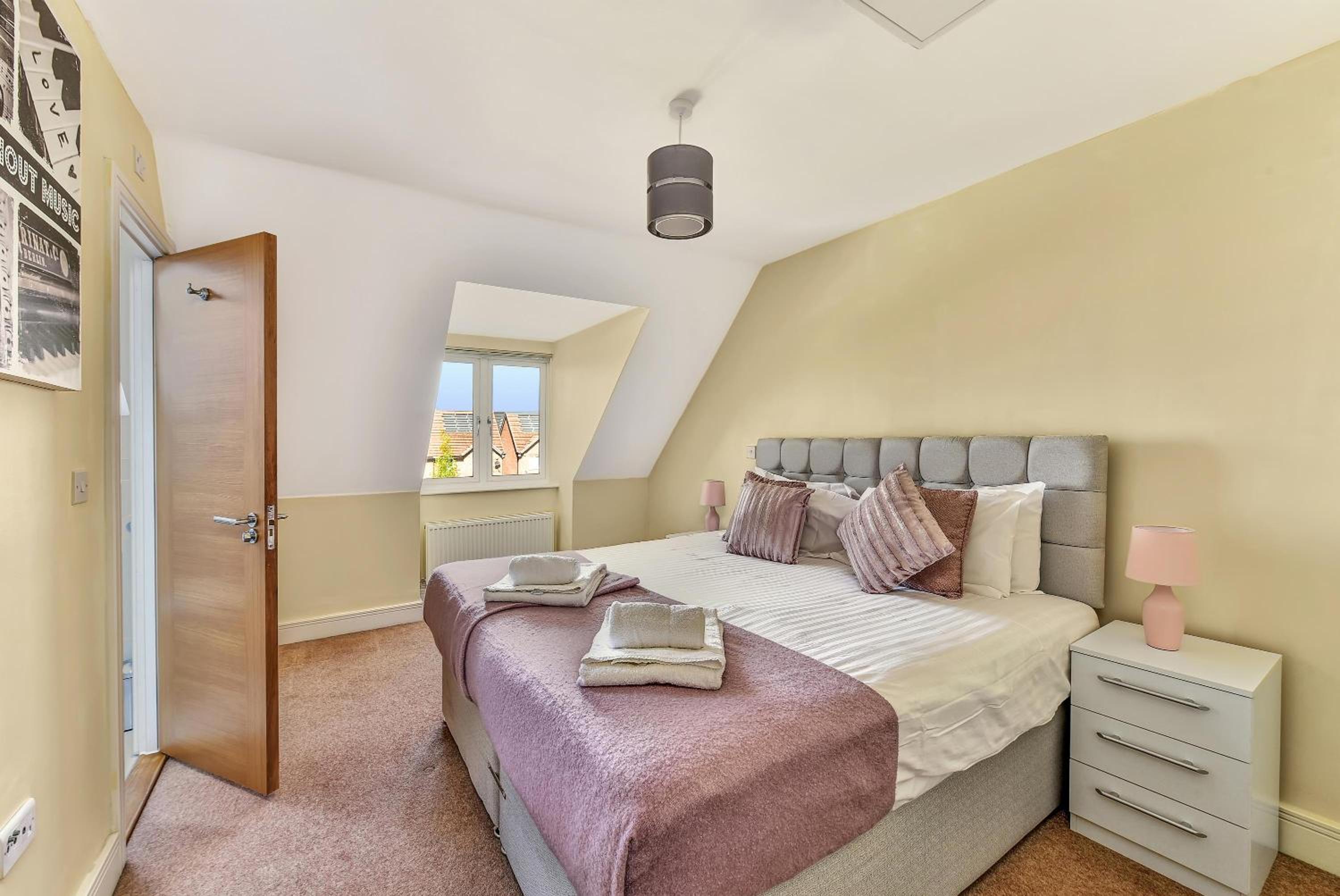 London Heathrow Living Holywell Serviced Houses - 3 and 4 bedrooms By 360stays, photo 164
