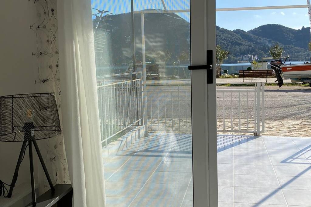 Karavias Cozy Vlicho House