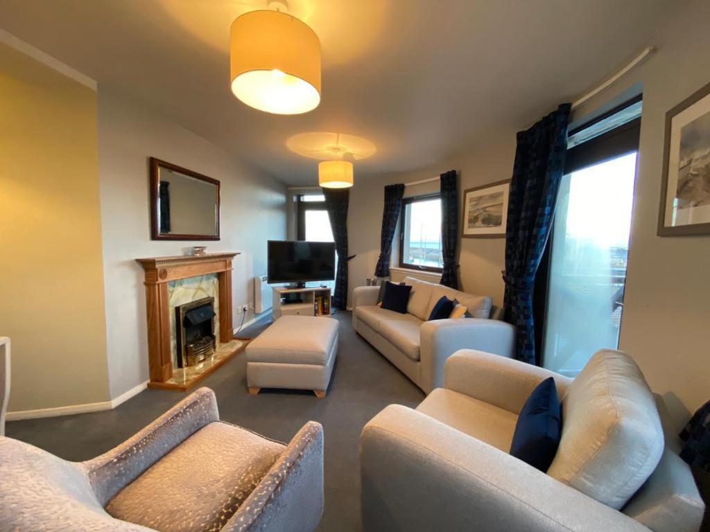 Harbour and River View, Beach 50m from doorstep & free parking view 4