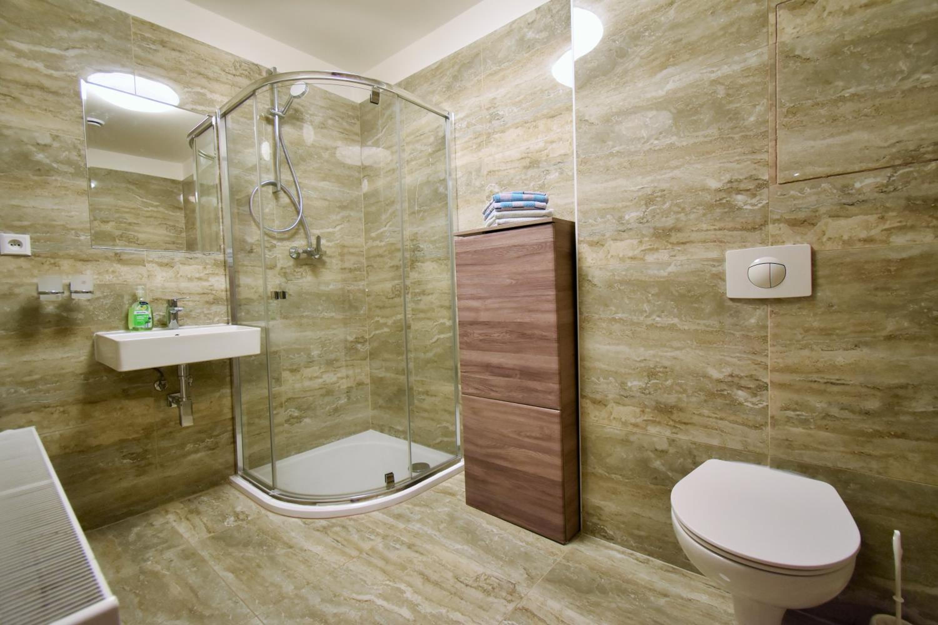 Apartment Dalibor II with private entrance and private garage