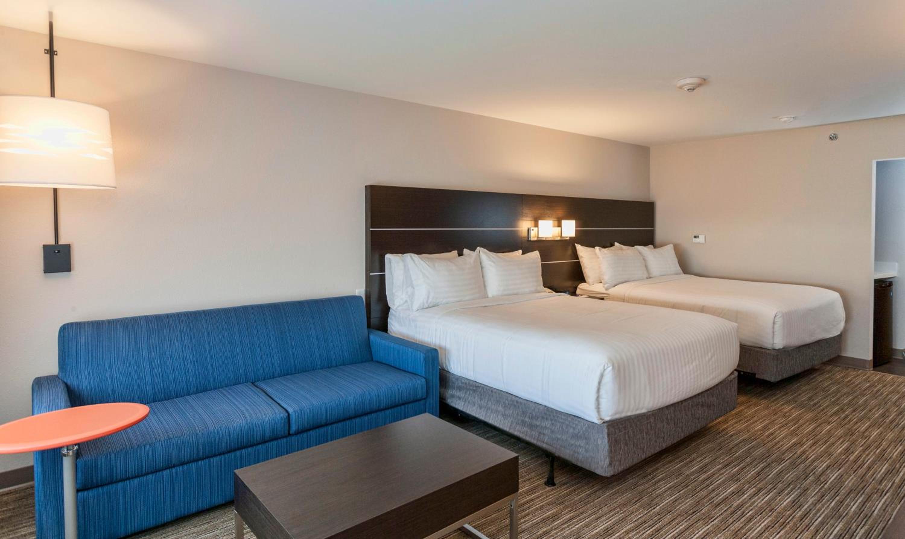 Dodge City Vacations - Holiday Inn Express  Suites - Dodge City, an IHG Hotel - Property Image 13