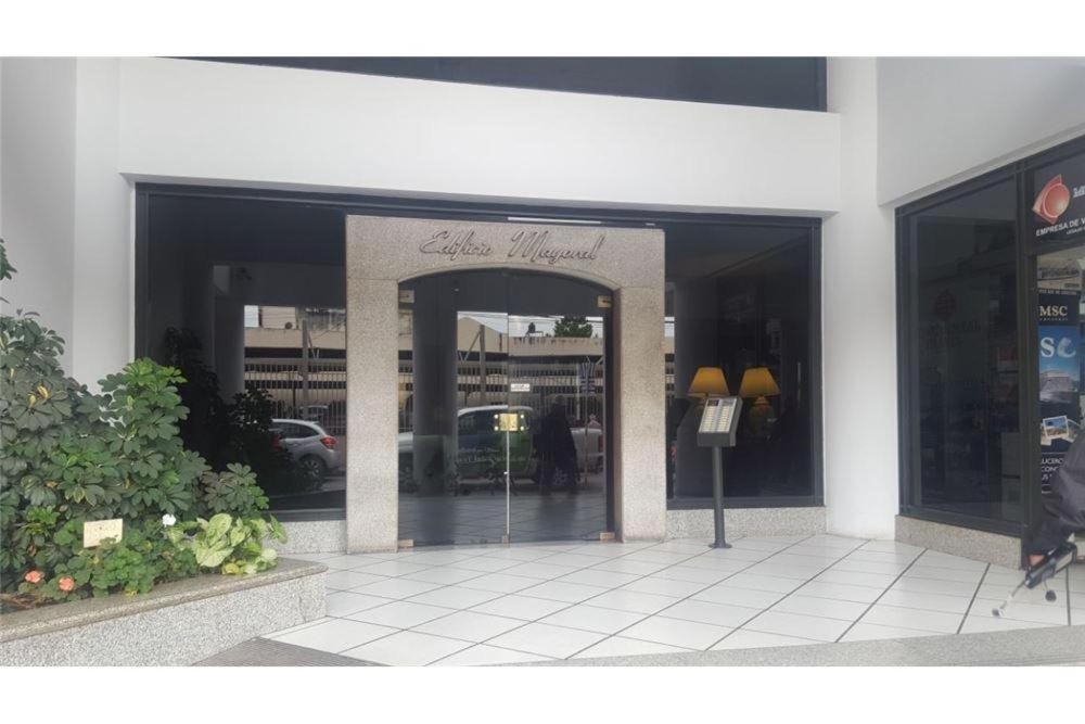 DEPARTAMENTO EN MICROCENTRO CON COCHERA