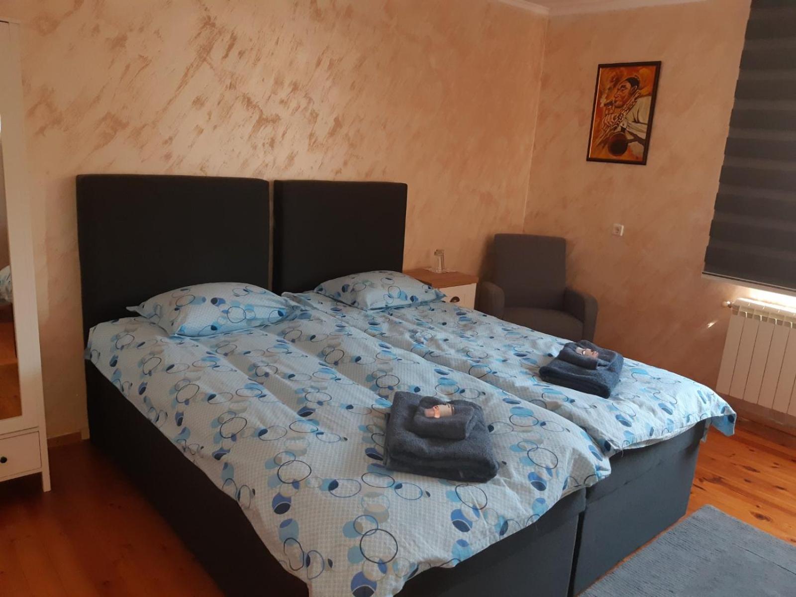 Къща Томови,стаи за гости