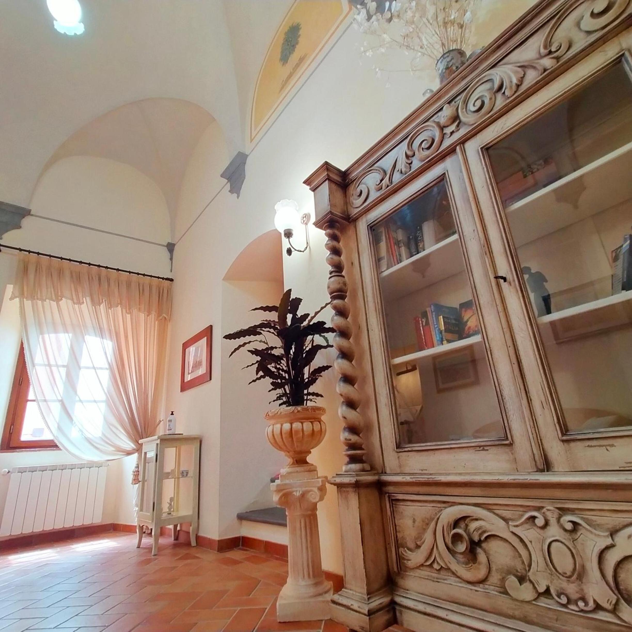 Palazzo Stiozzi Ridolfi view 3