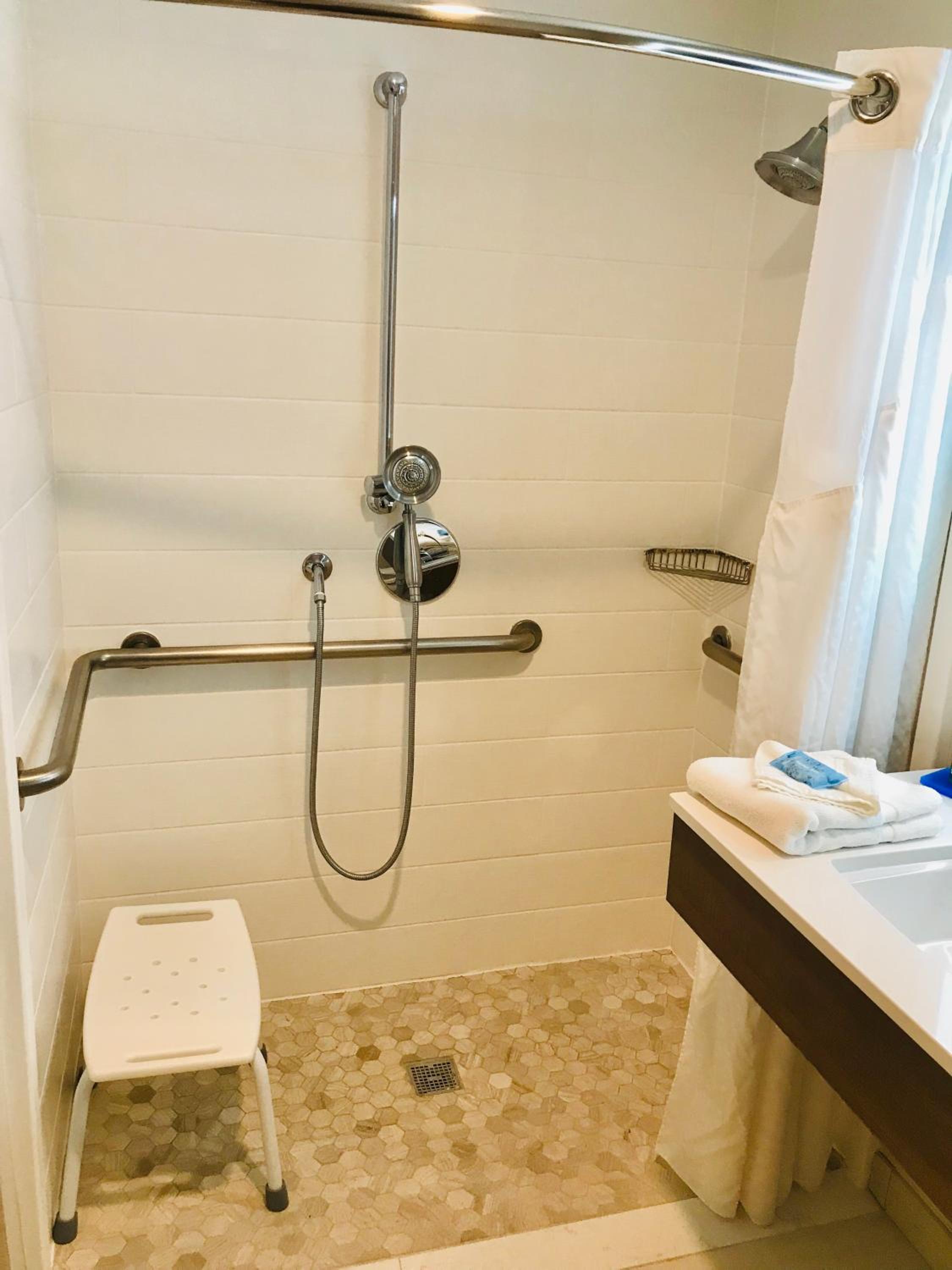Holiday Inn Express Fremont - Milpitas Central, an IHG Hotel - Property Image 5