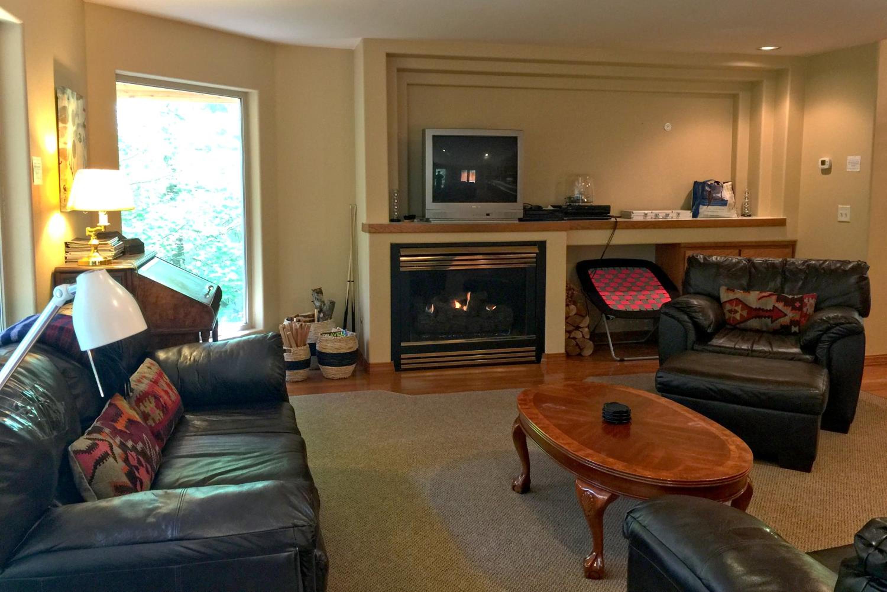 Snowline Cabin 29 - An Ultra Custom Family Vacation Home view 4
