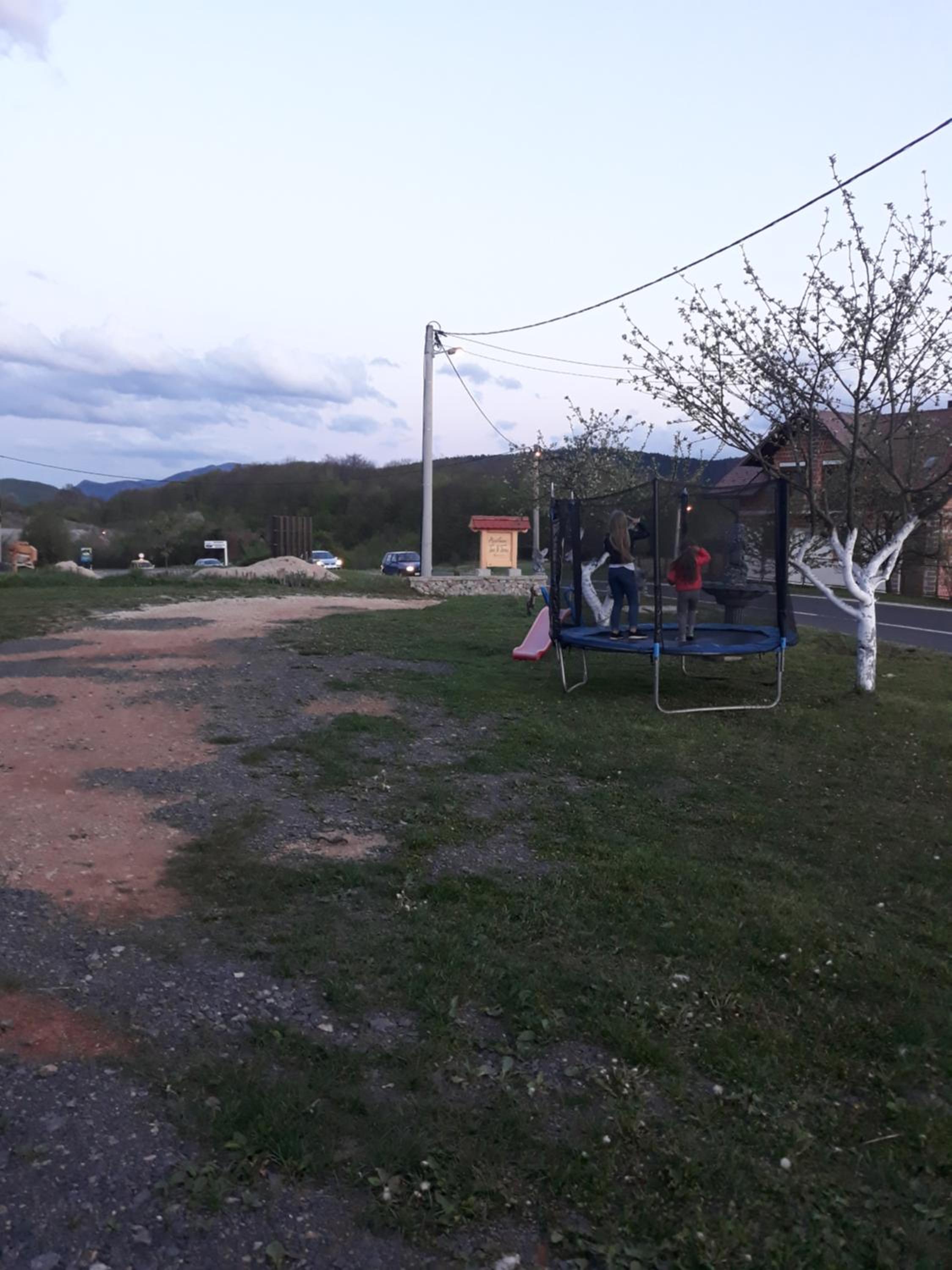 Photo 9