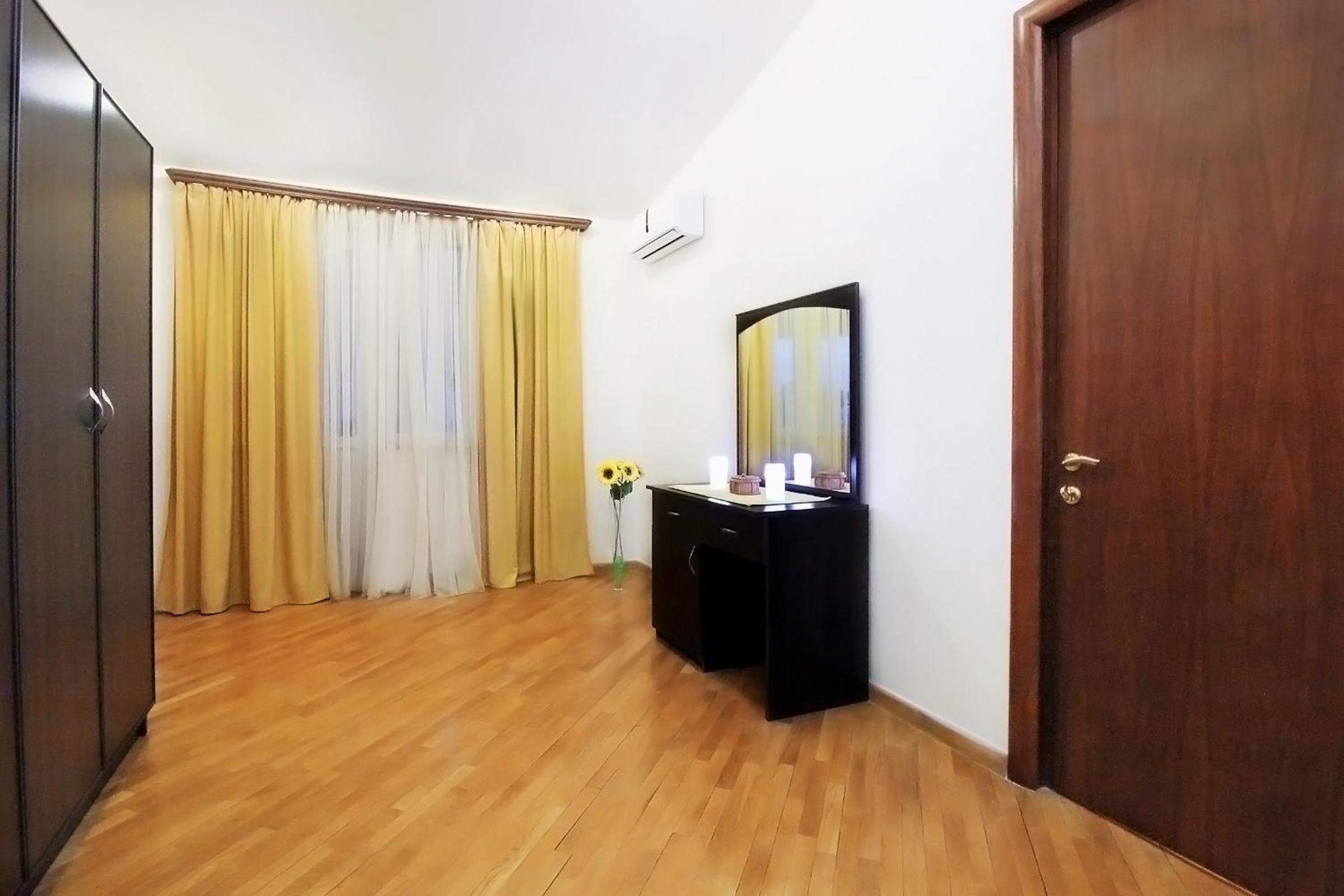 2 Bedroom Apartment on Chaikovski street