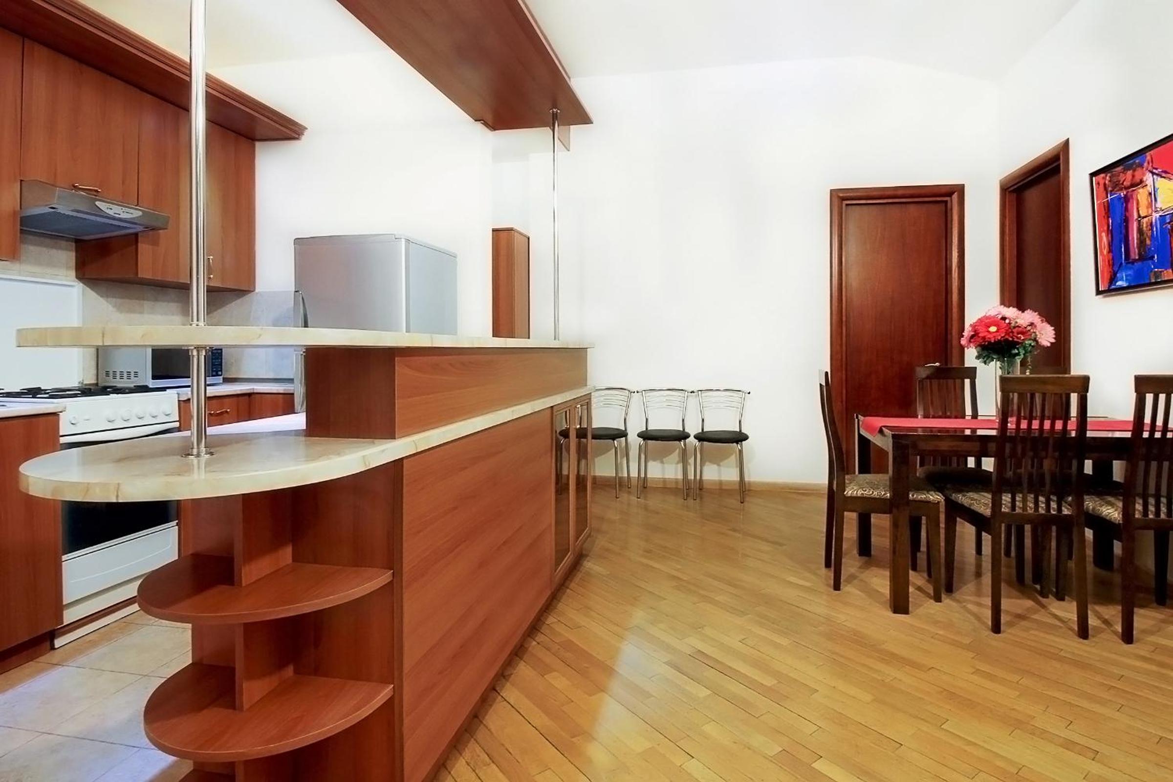 2 Bedroom Apartment on Chaikovski street