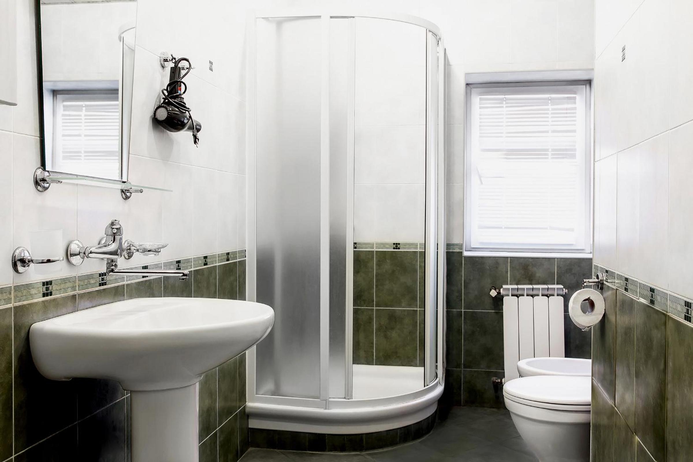 2 Bedroom Apartment on Chaikovski street
