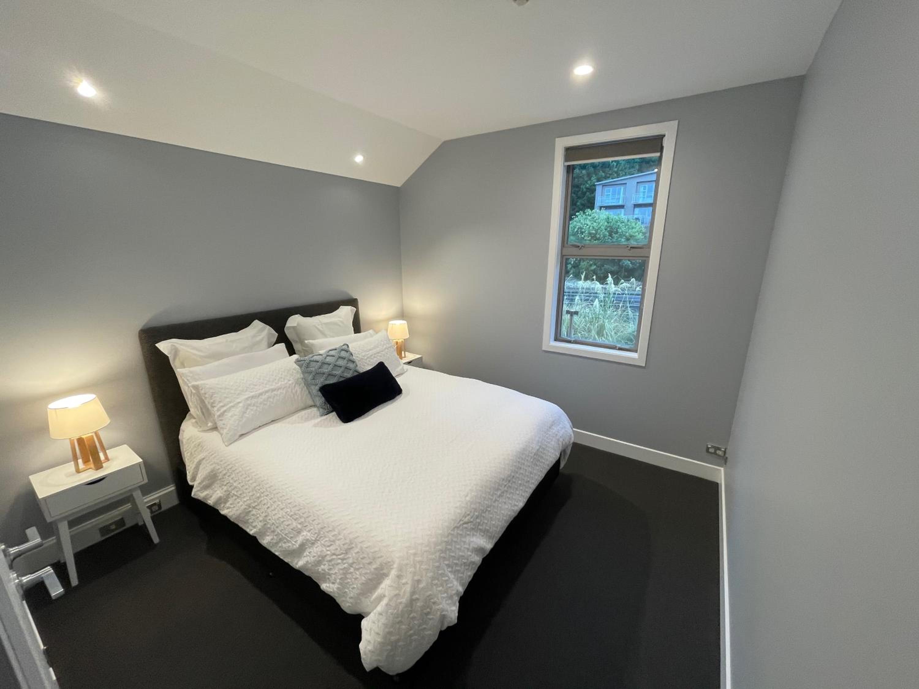 Alpine Village Lakeside Apartment