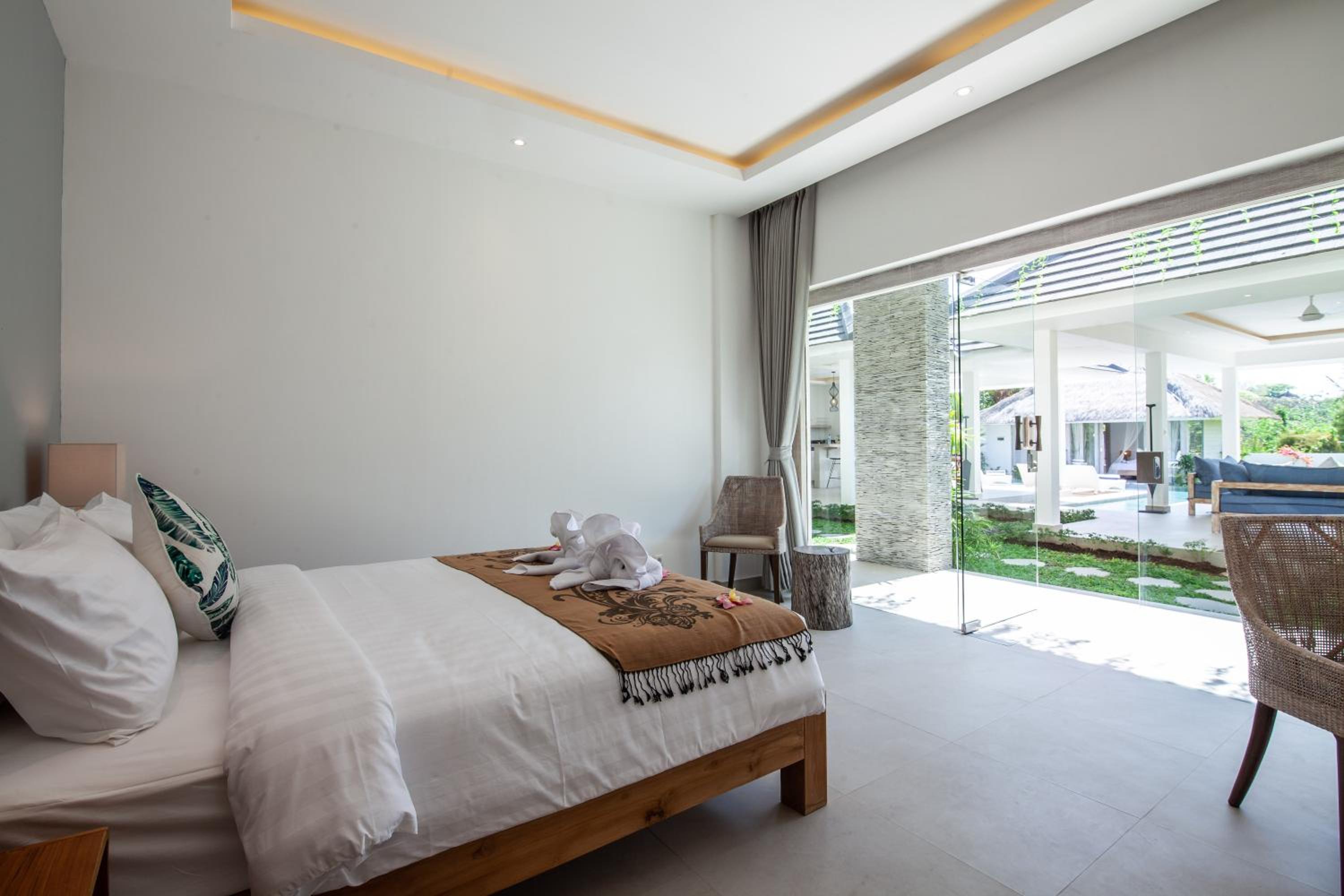 Villa Matahari Munggu 5BR view 2