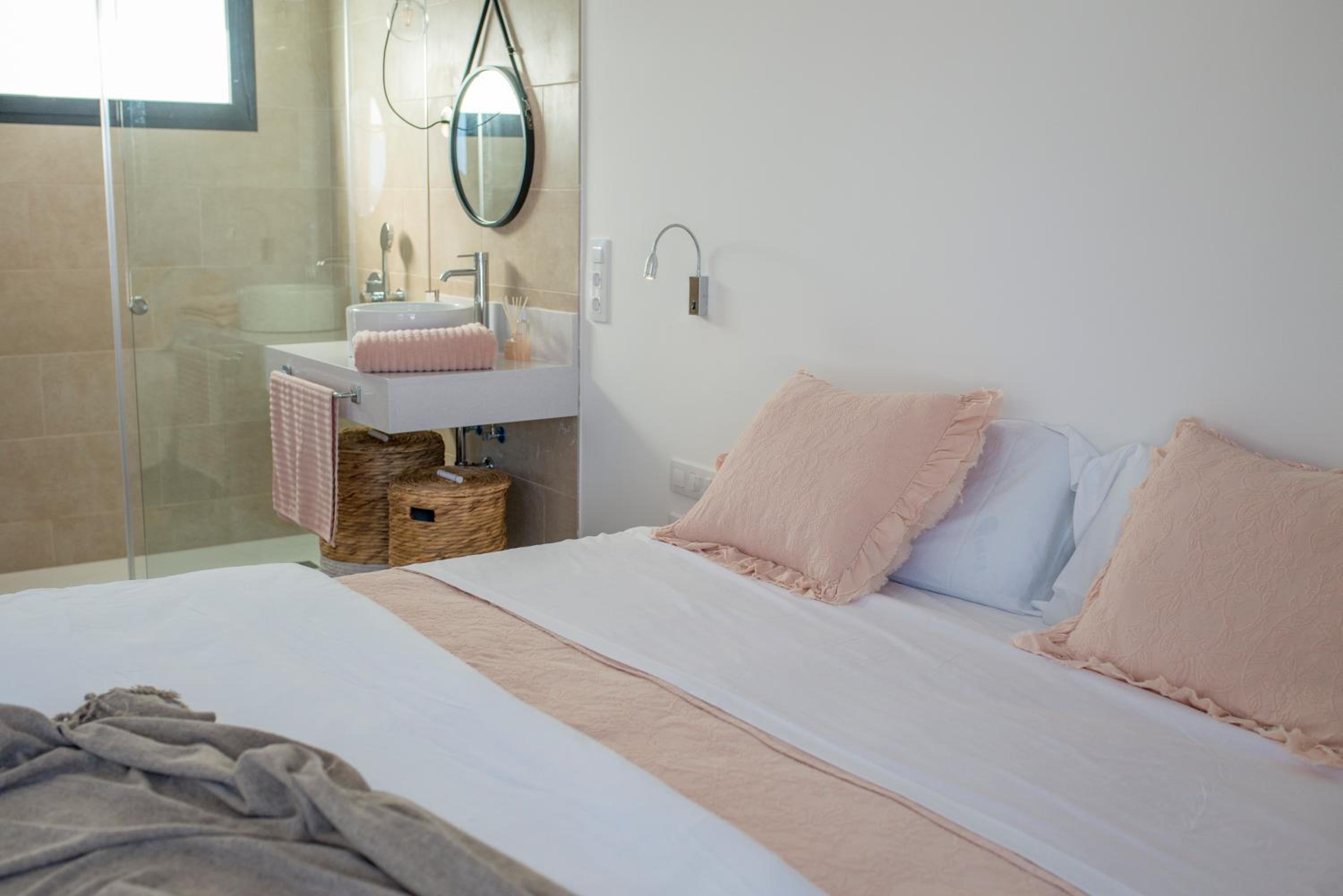 Ocean Suite with heated pool by SunHousesCanarias