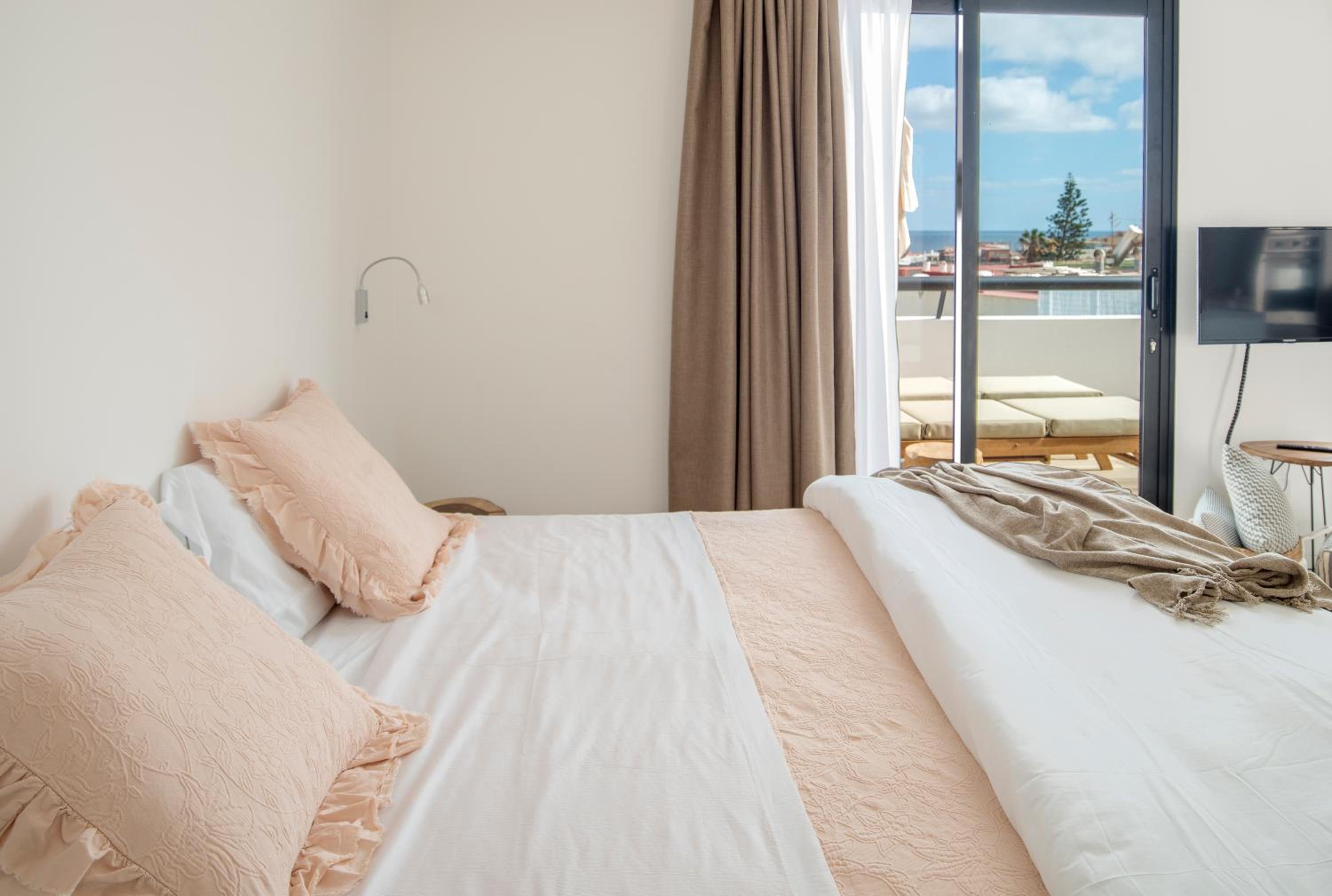 Ocean Suite with heated pool by SunHousesCanarias