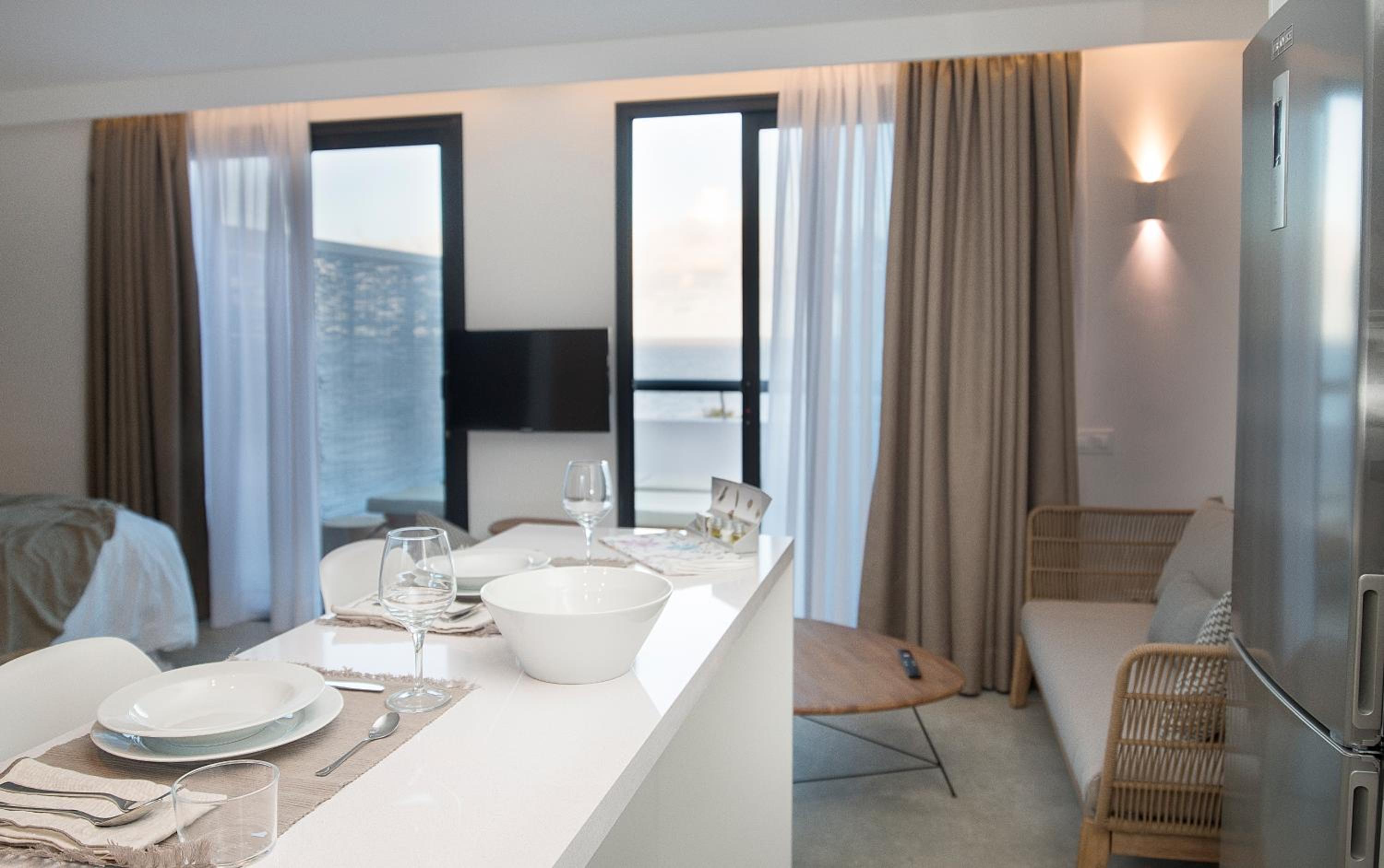 Ocean Suite with heated pool by SunHousesCanarias