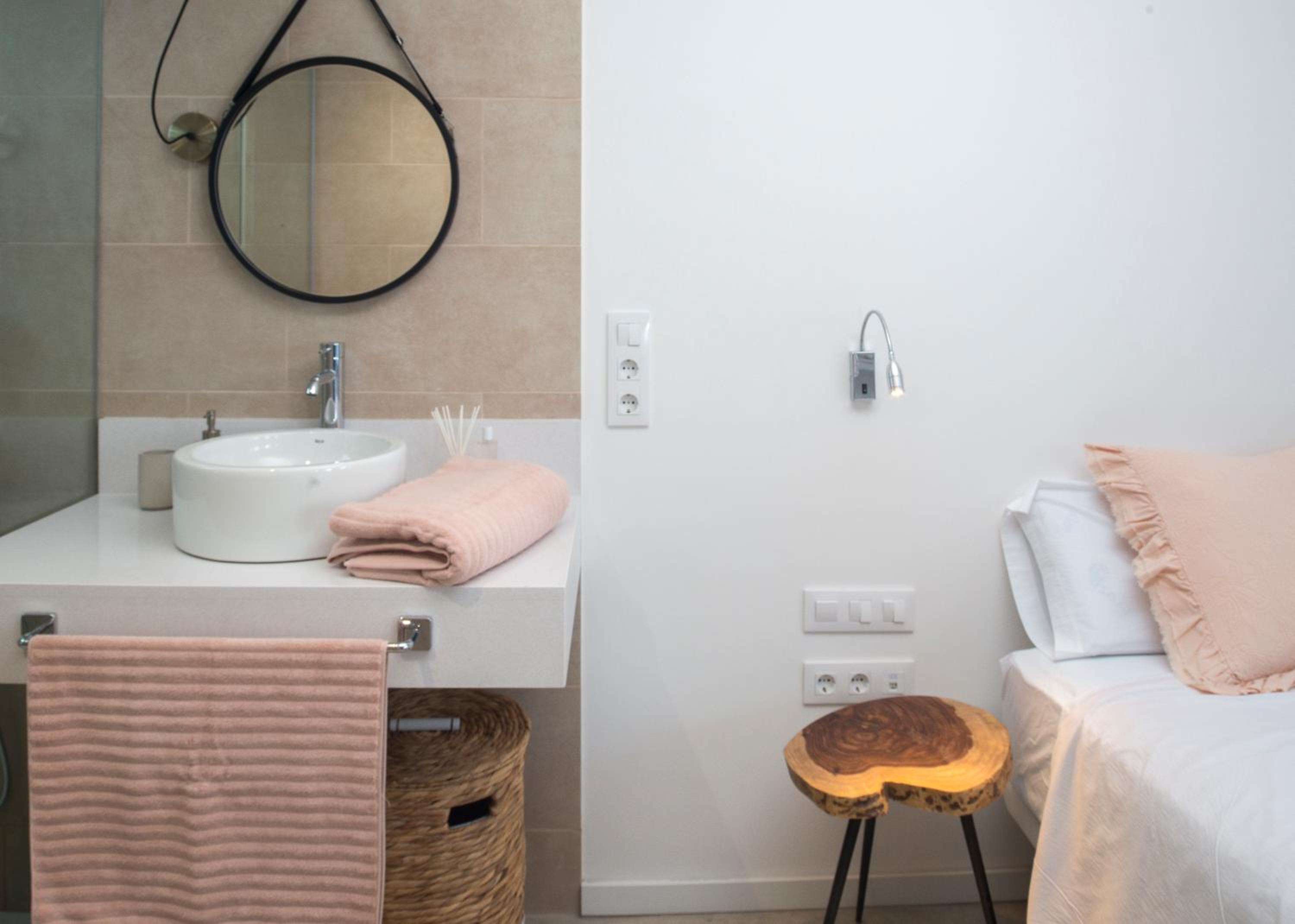 Ocean Suite with heated pool by SunHousesCanarias