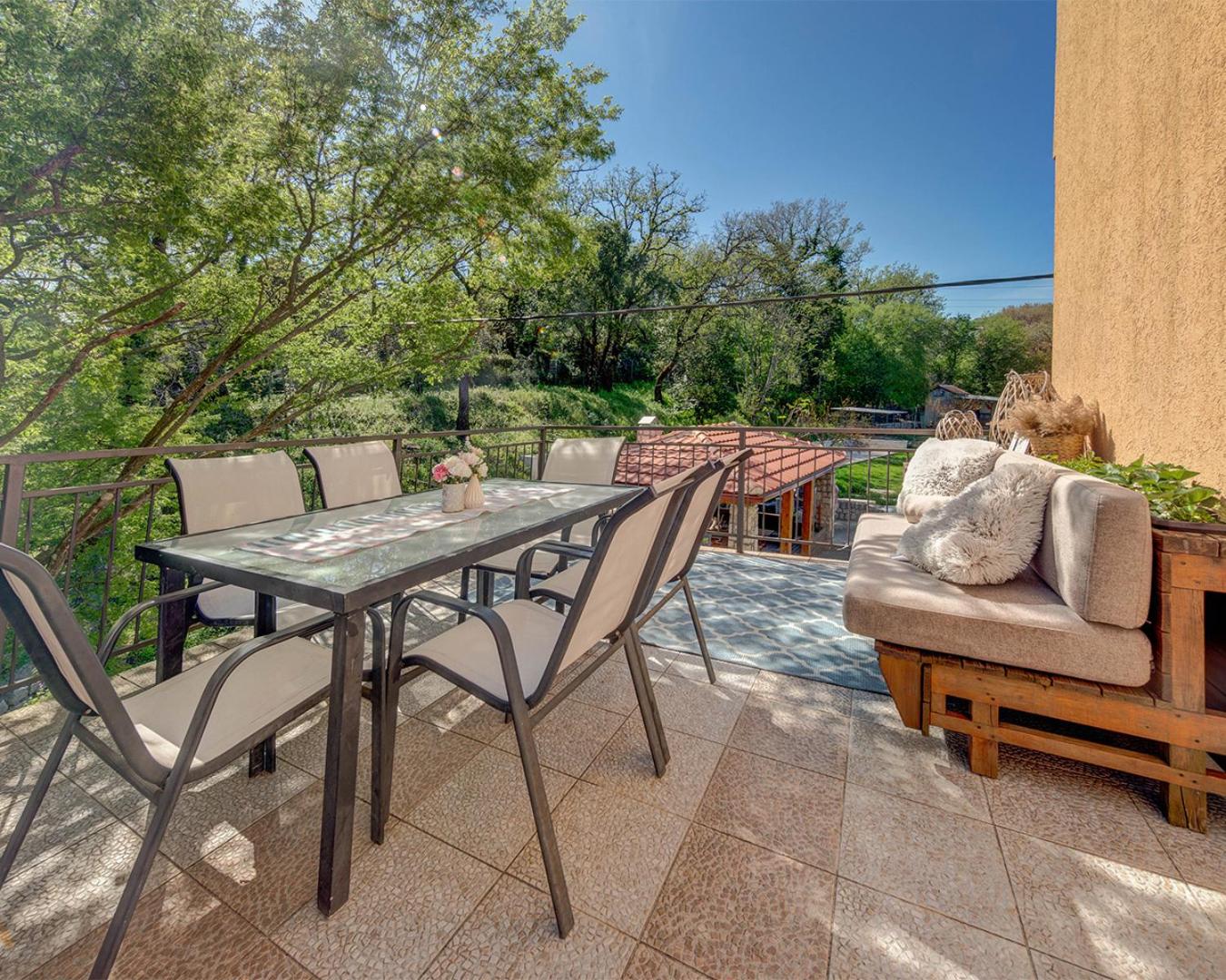 Apartments Pelle view 4