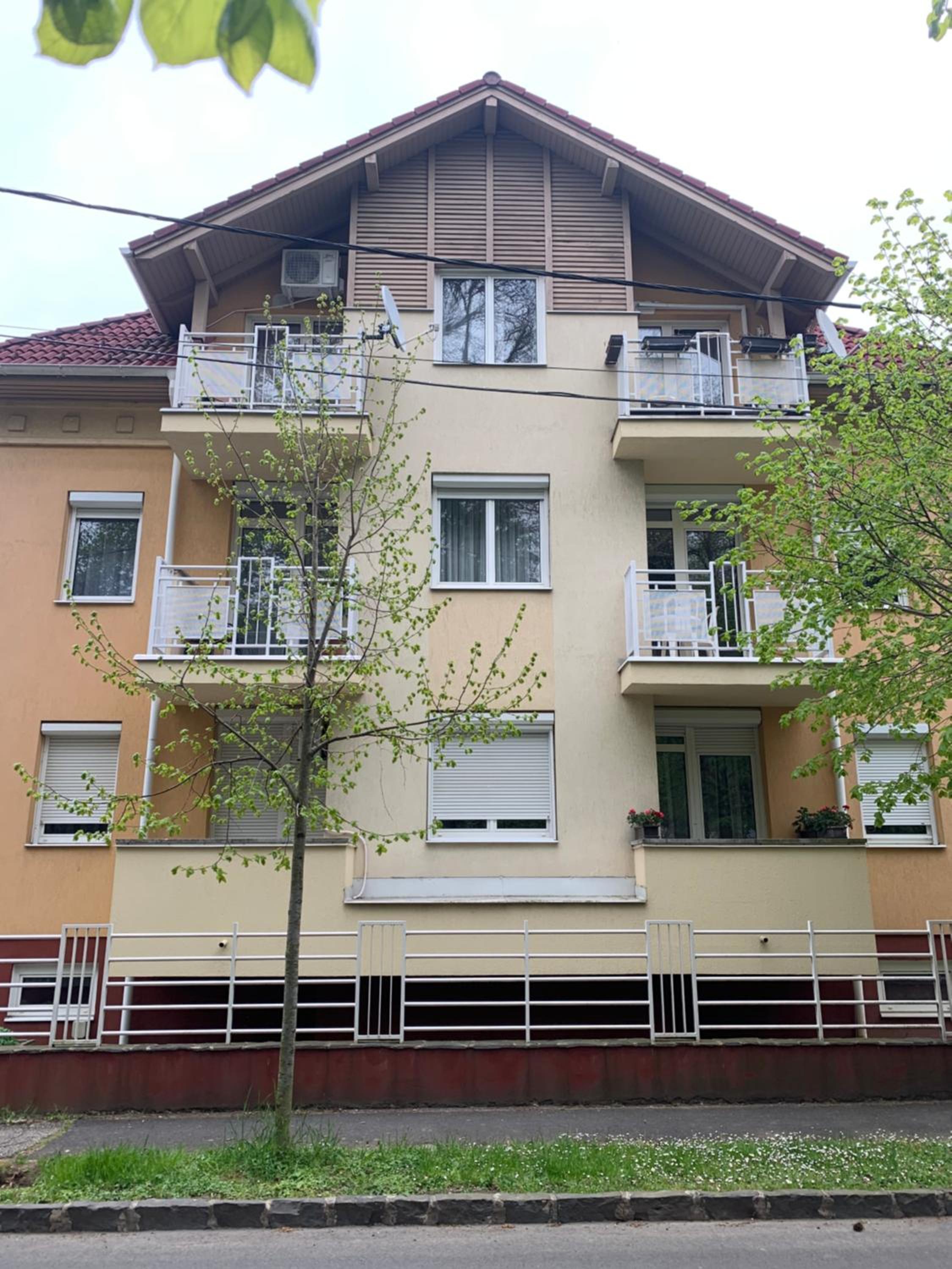 KŐNIG APARTMAN III.