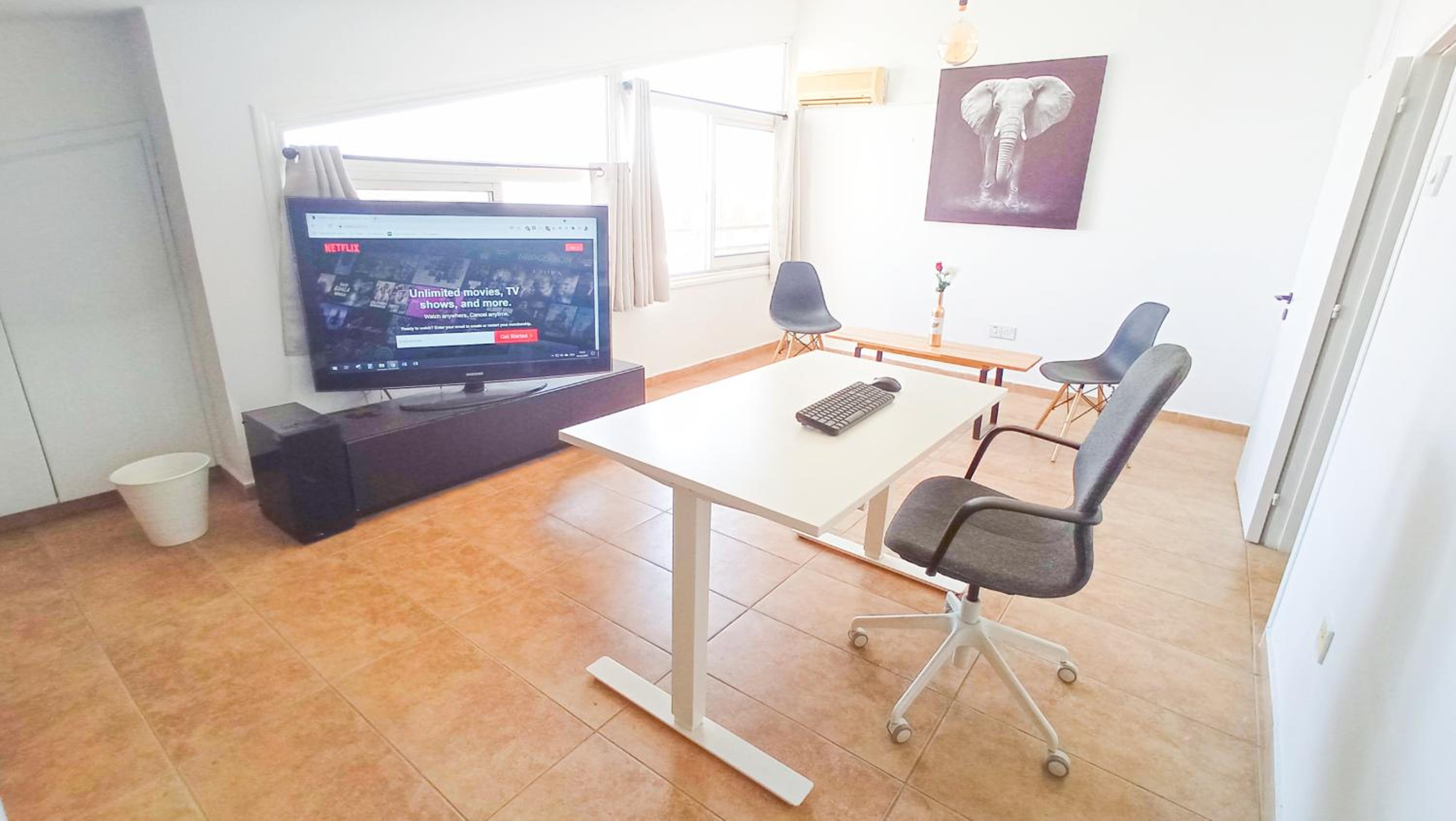 Luxury Maisonette Apartment - EA VIEW, GYM- 5 Min from Beach view 4