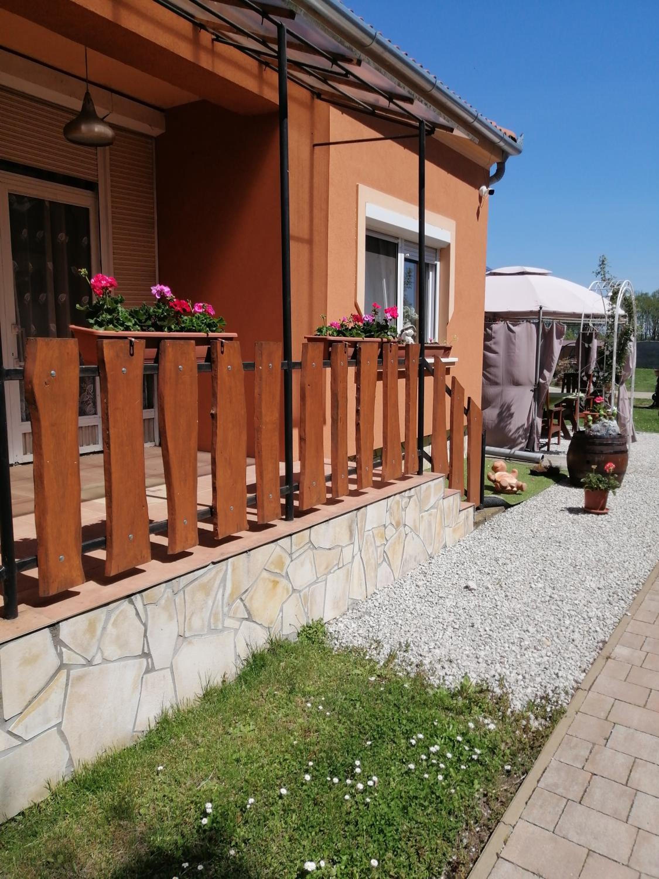Photo 23