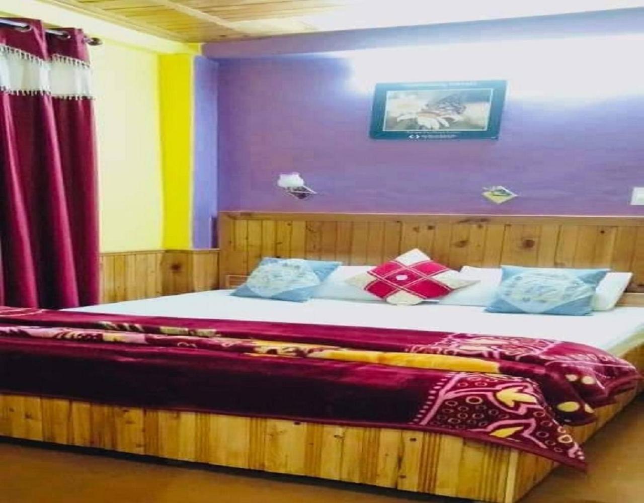 All View Cottage Riverside , Tirthan Valley view 4