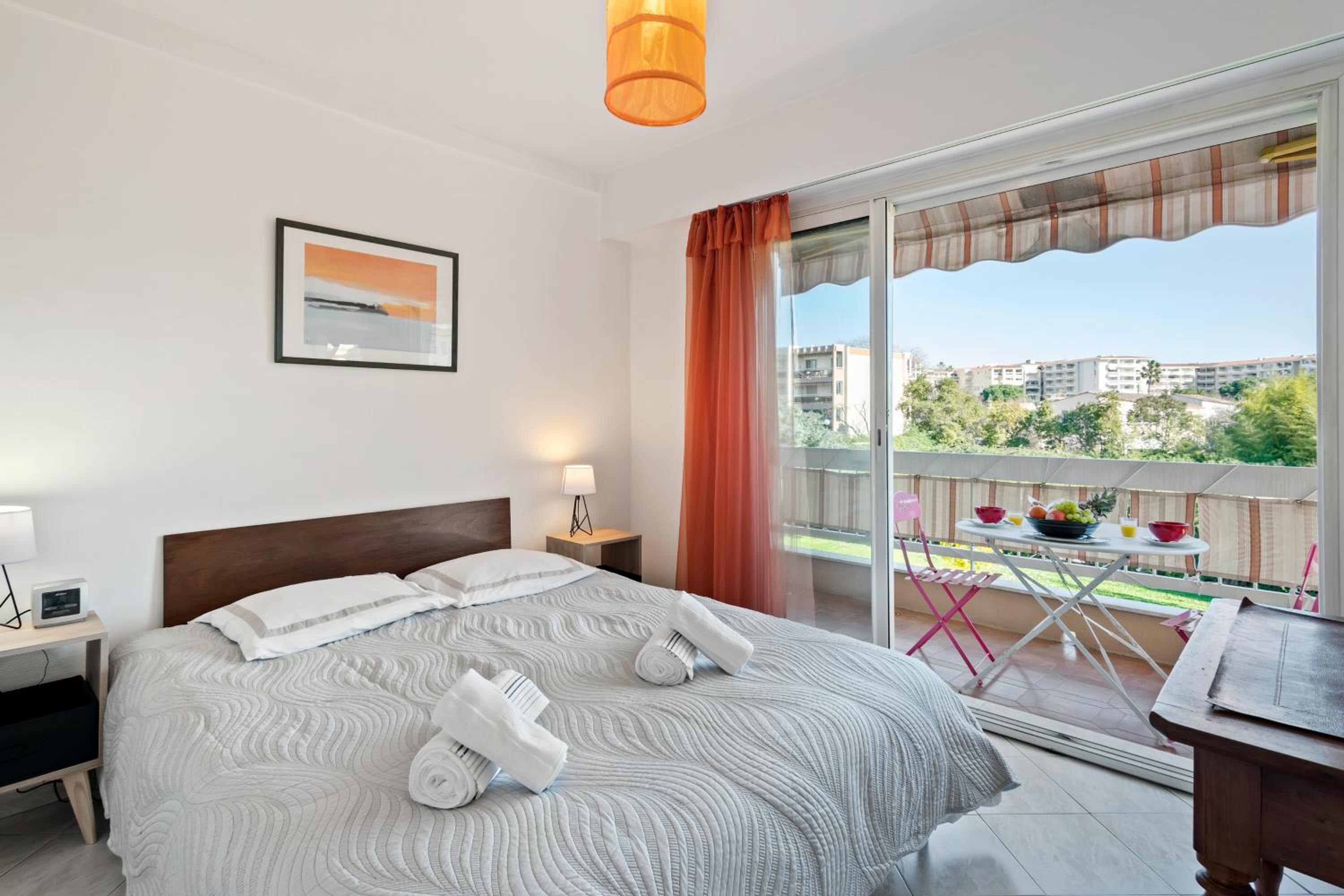 Les Jasmins Apartment view 4