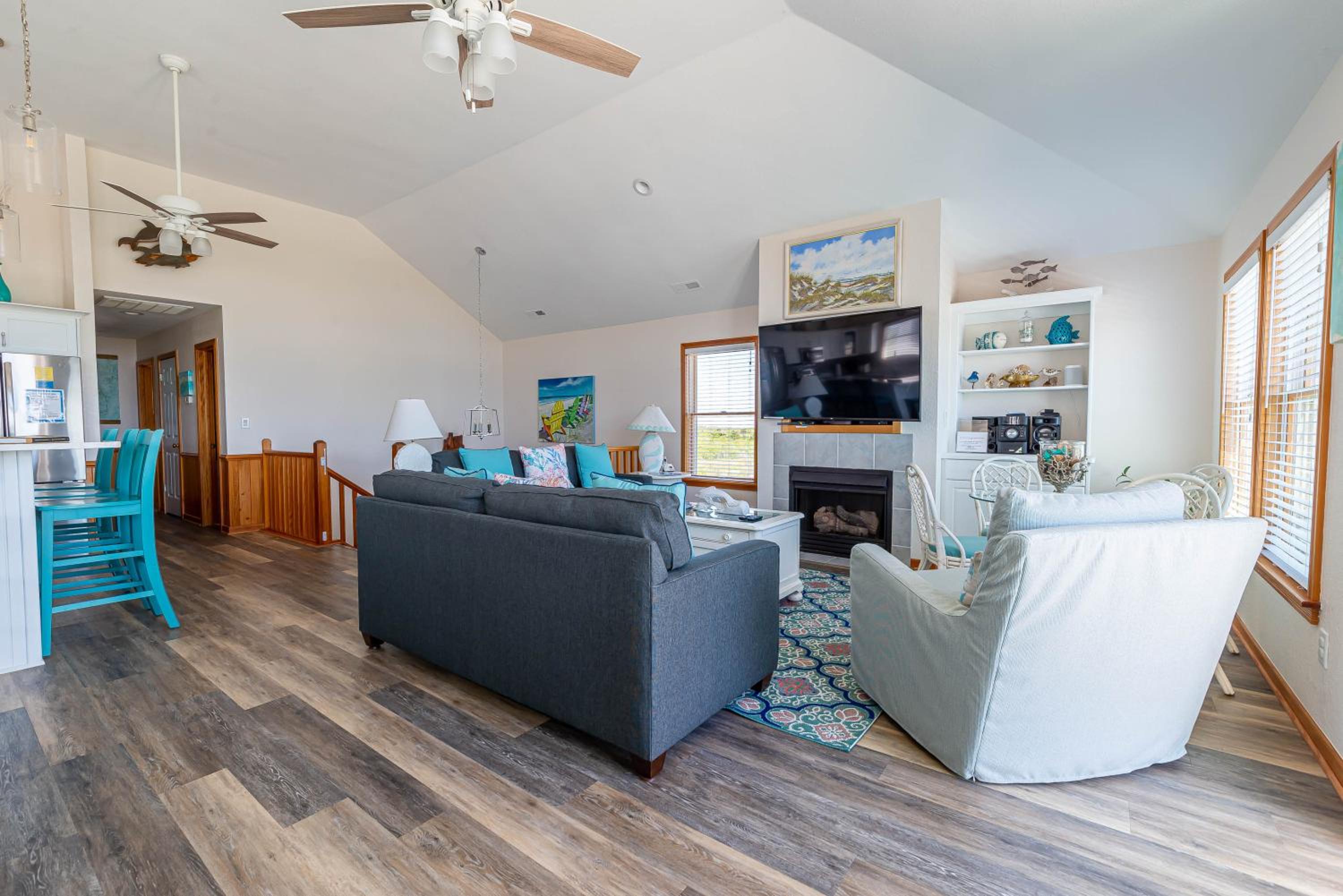 Mystic Memories - S Nags Head MP 19, Ocean View, Beach 80 Yds, Pool, Hot Tub, Close to Pier