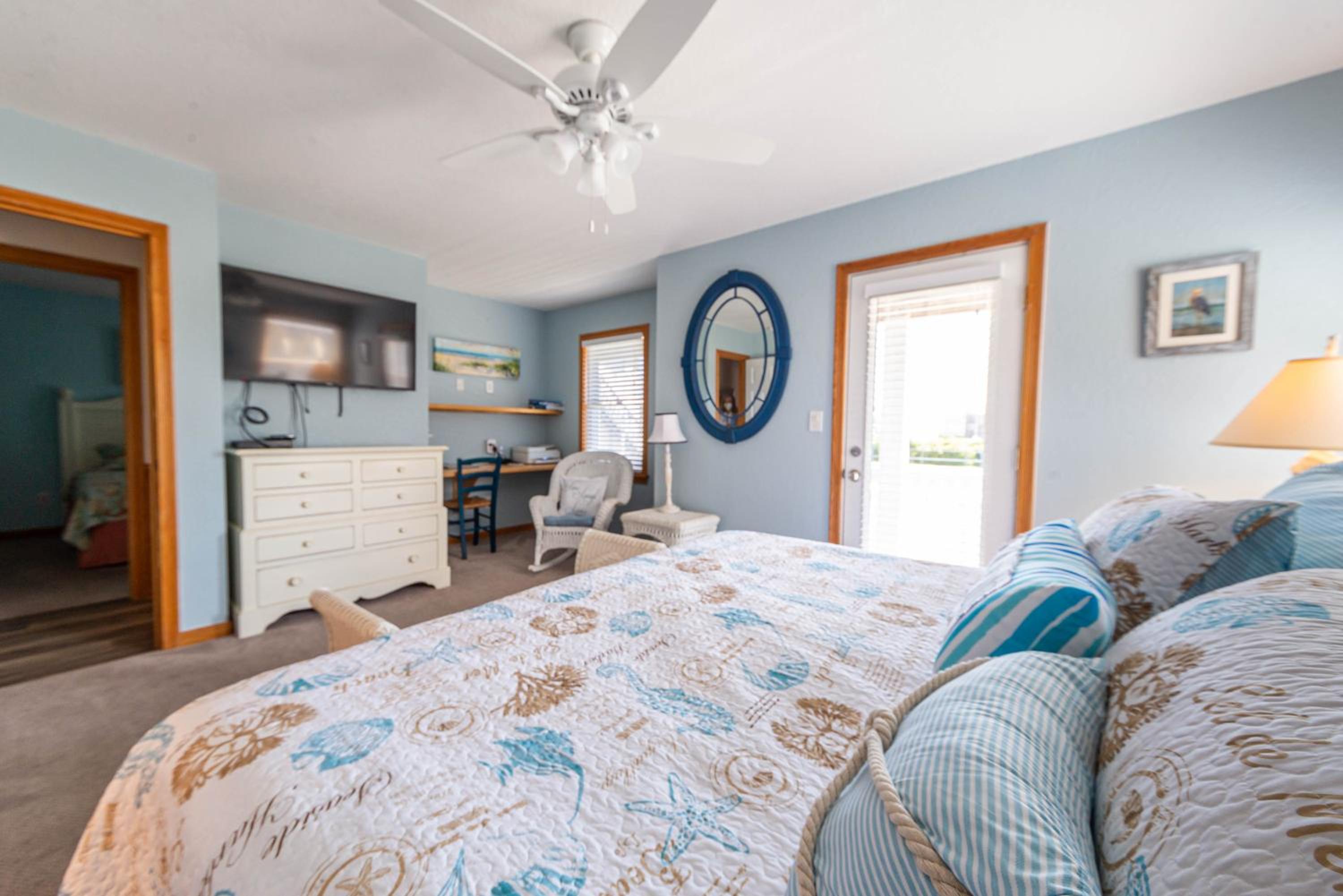 Mystic Memories - S Nags Head MP 19, Ocean View, Beach 80 Yds, Pool, Hot Tub, Close to Pier
