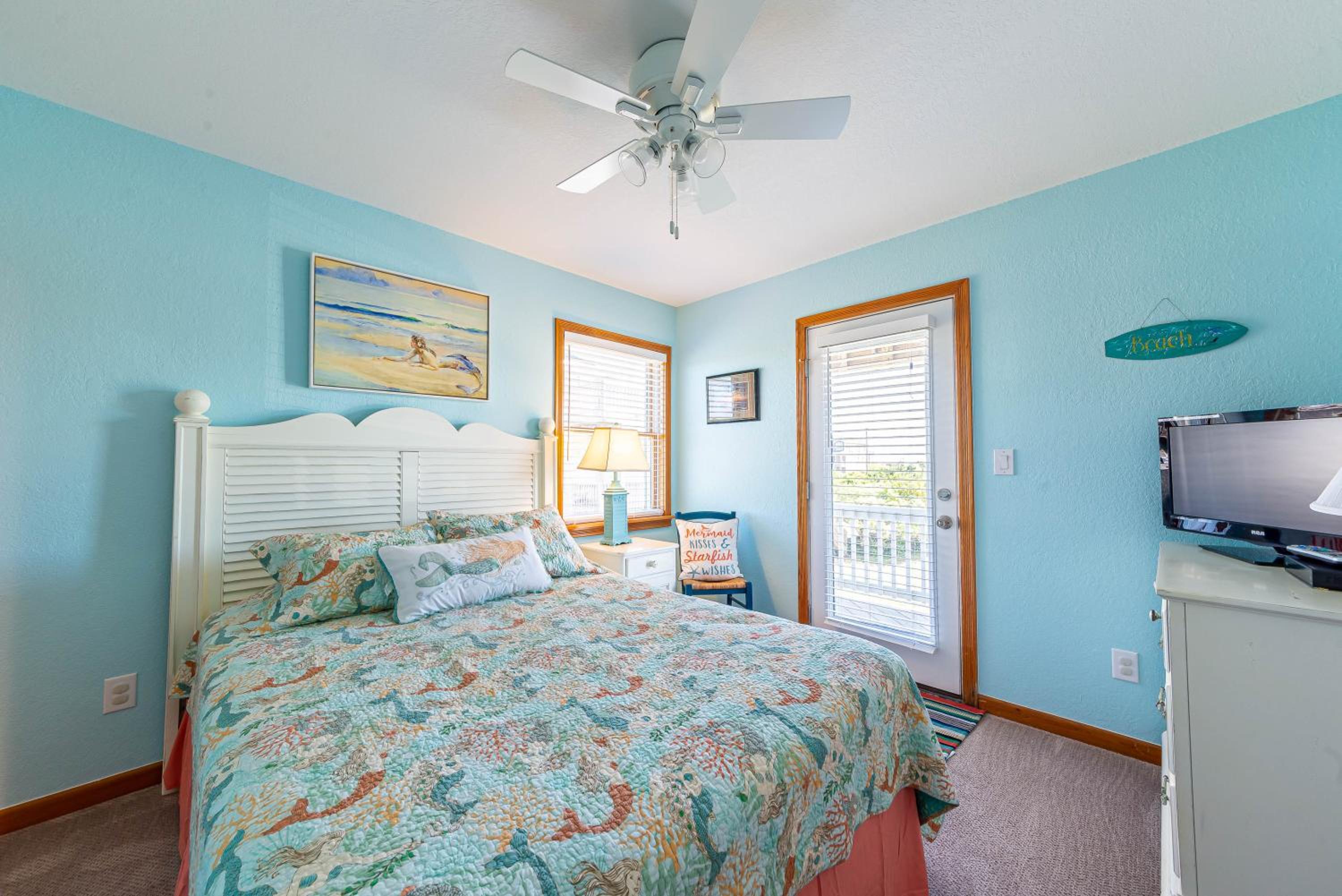 Mystic Memories - S Nags Head MP 19, Ocean View, Beach 80 Yds, Pool, Hot Tub, Close to Pier