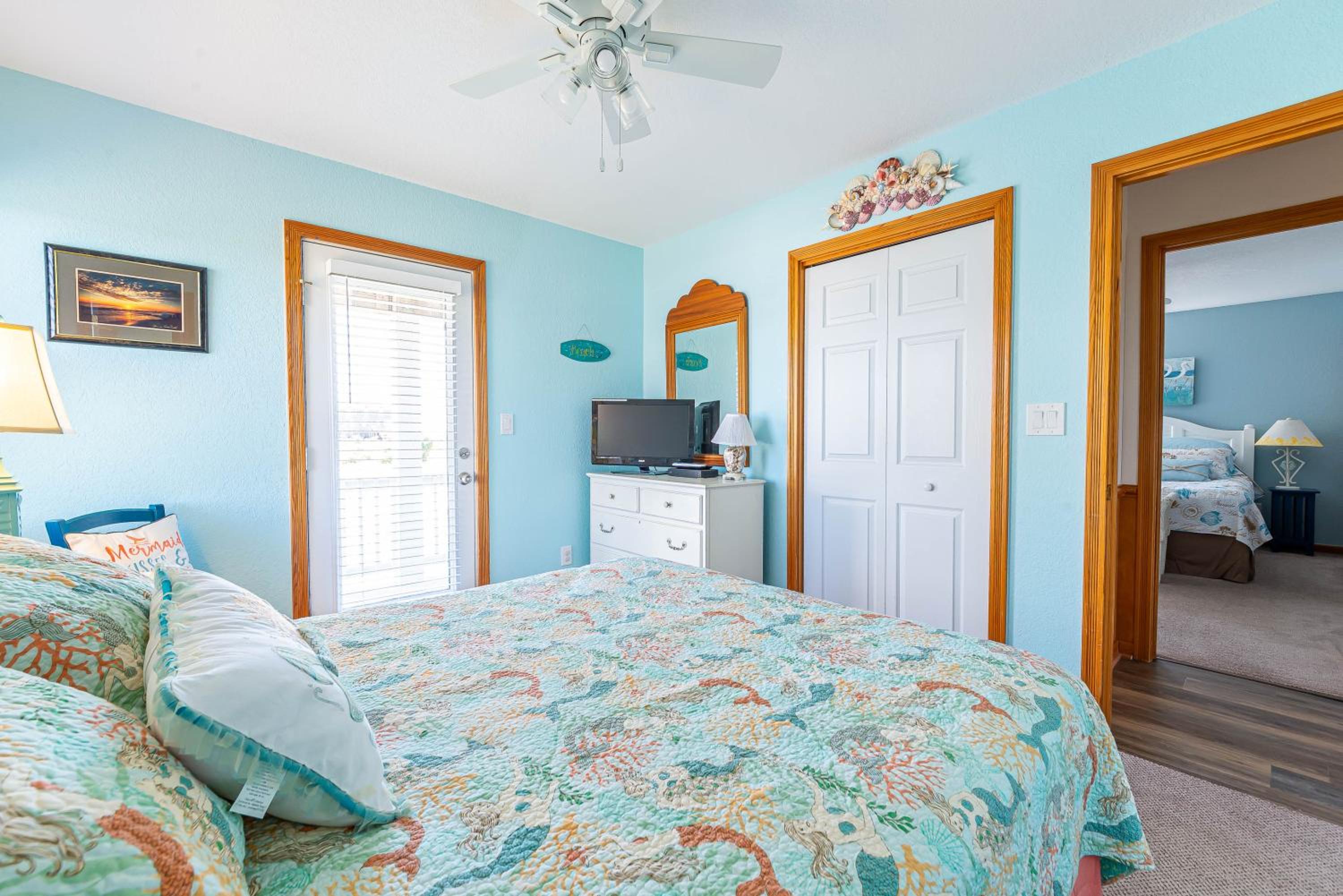 Mystic Memories - S Nags Head MP 19, Ocean View, Beach 80 Yds, Pool, Hot Tub, Close to Pier
