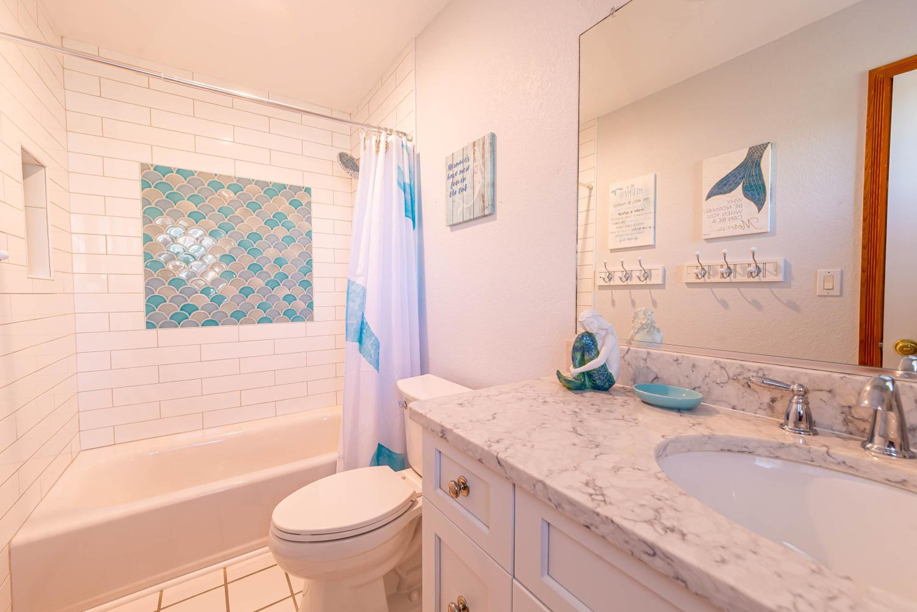 Mystic Memories - S Nags Head MP 19, Ocean View, Beach 80 Yds, Pool, Hot Tub, Close to Pier