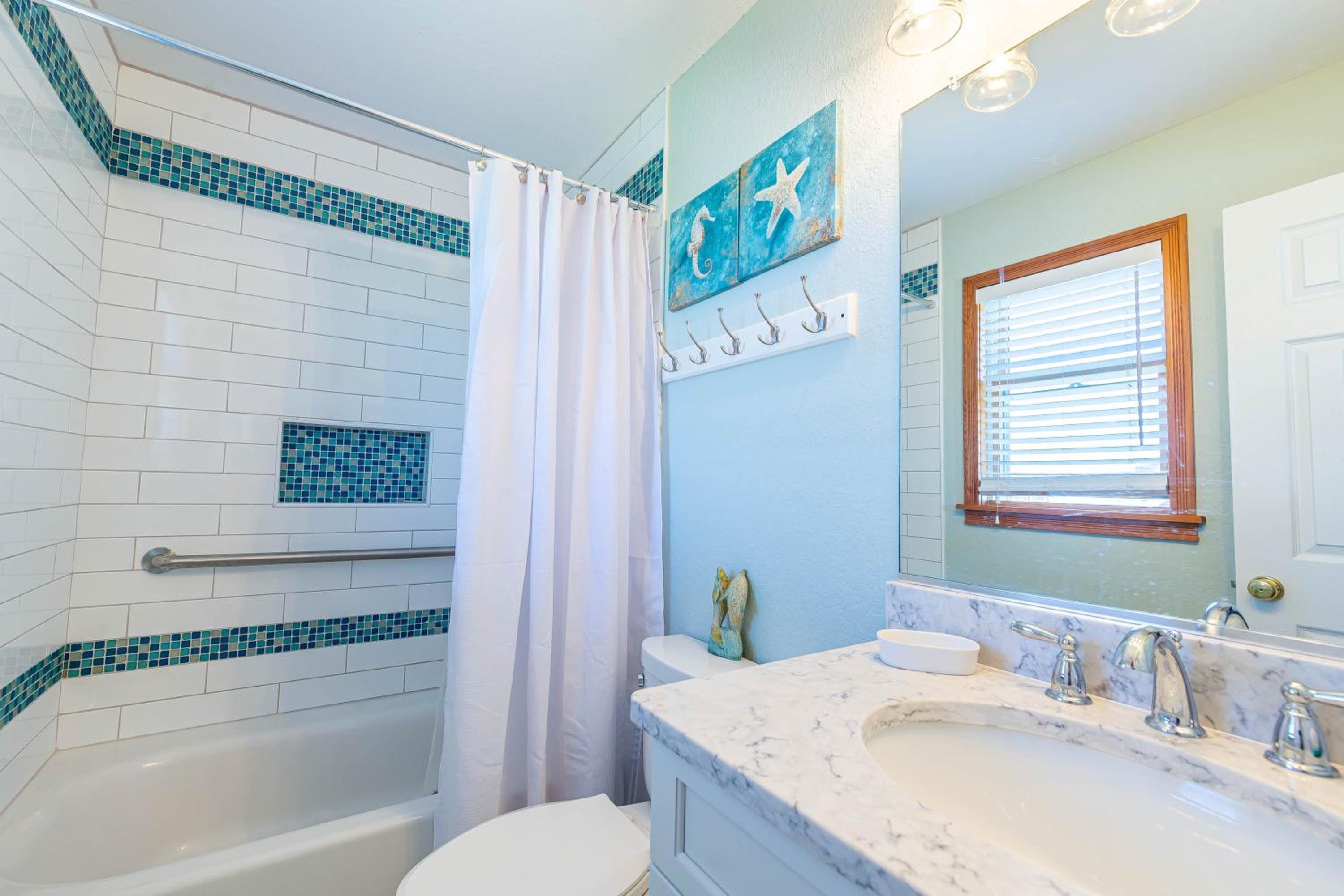 Mystic Memories - S Nags Head MP 19, Ocean View, Beach 80 Yds, Pool, Hot Tub, Close to Pier