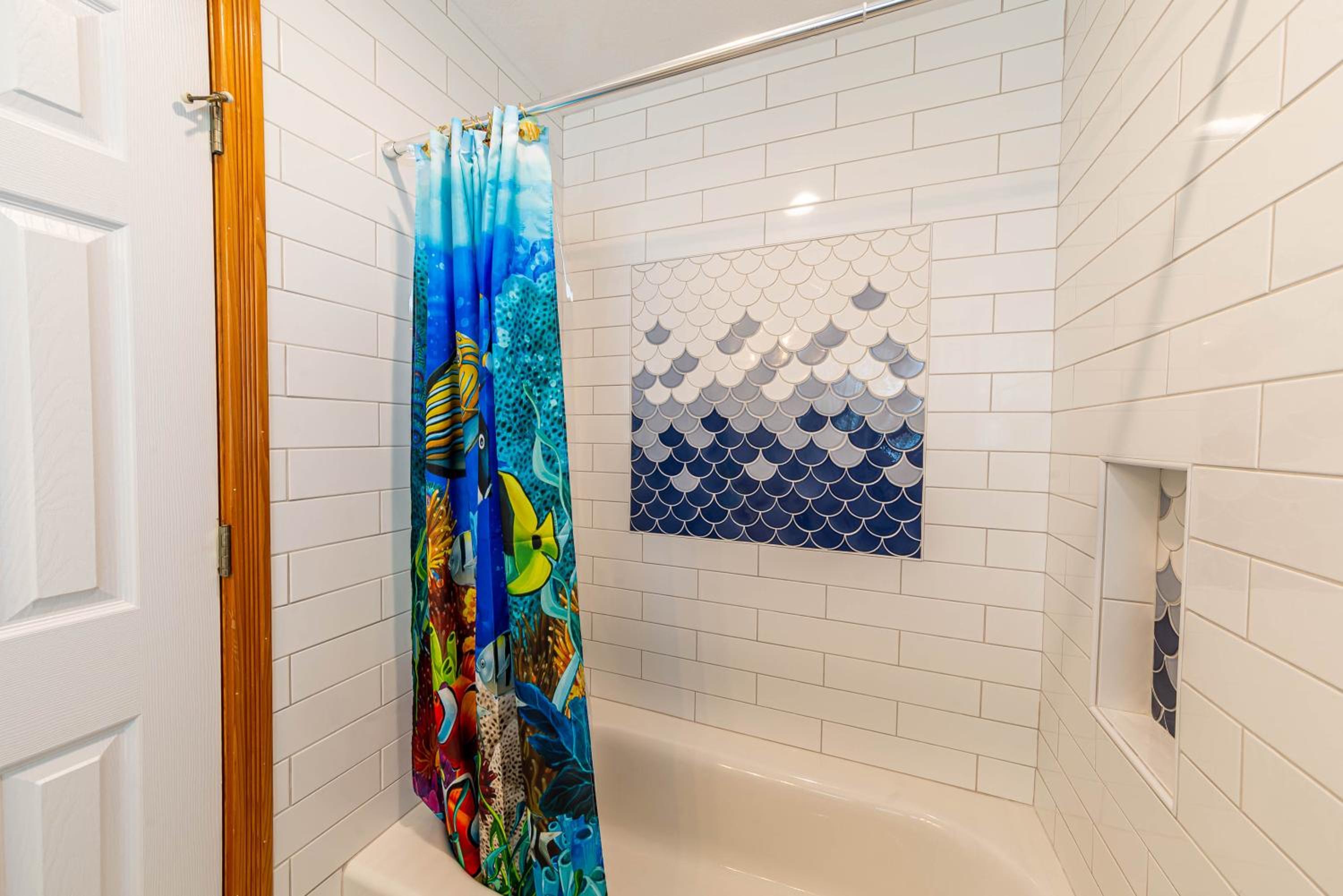Mystic Memories - S Nags Head MP 19, Ocean View, Beach 80 Yds, Pool, Hot Tub, Close to Pier