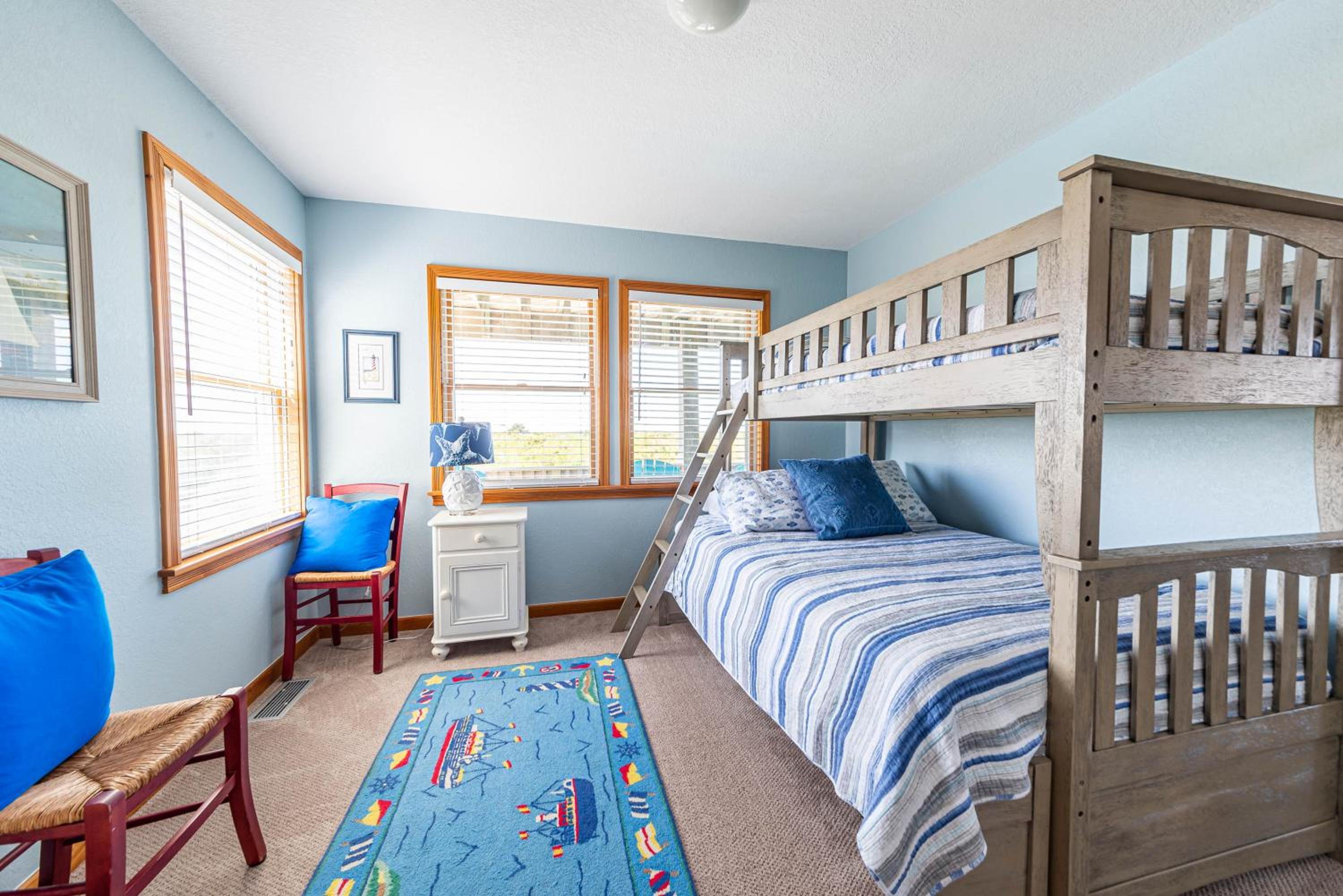 Mystic Memories - S Nags Head MP 19, Ocean View, Beach 80 Yds, Pool, Hot Tub, Close to Pier