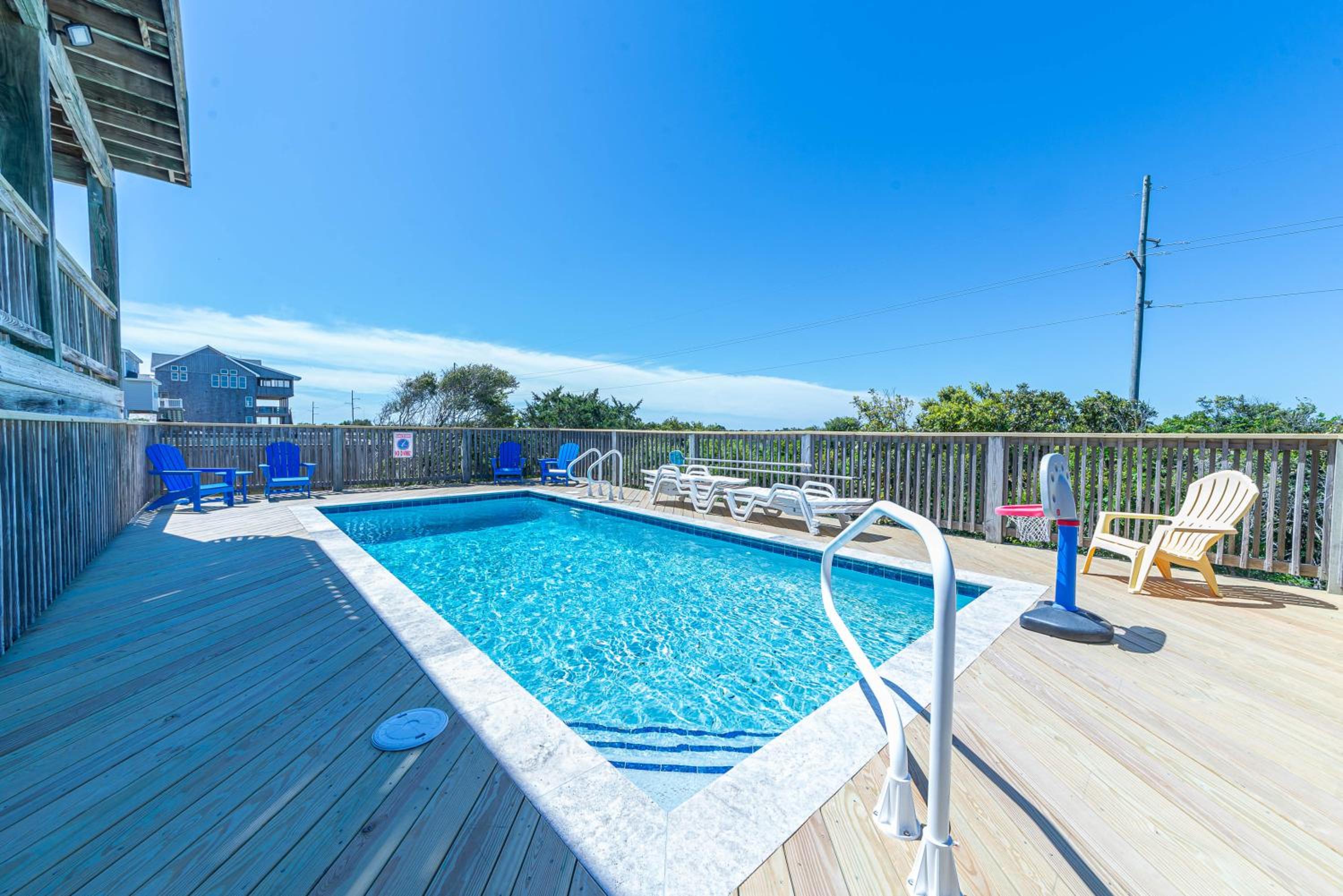 Mystic Memories - S Nags Head MP 19, Ocean View, Beach 80 Yds, Pool, Hot Tub, Close to Pier