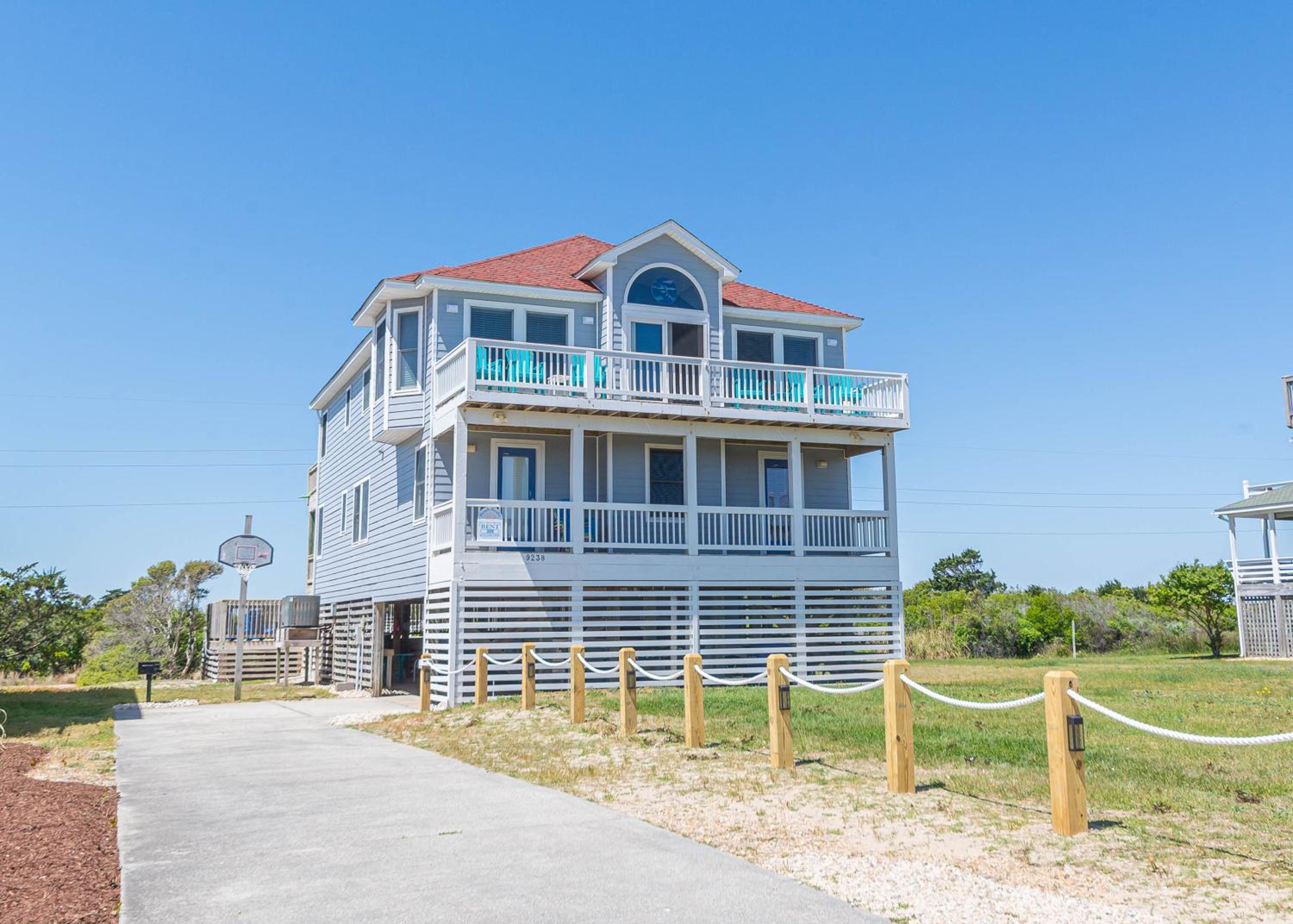 Mystic Memories - S Nags Head MP 19, Ocean View, Beach 80 Yds, Pool, Hot Tub, Close to Pier