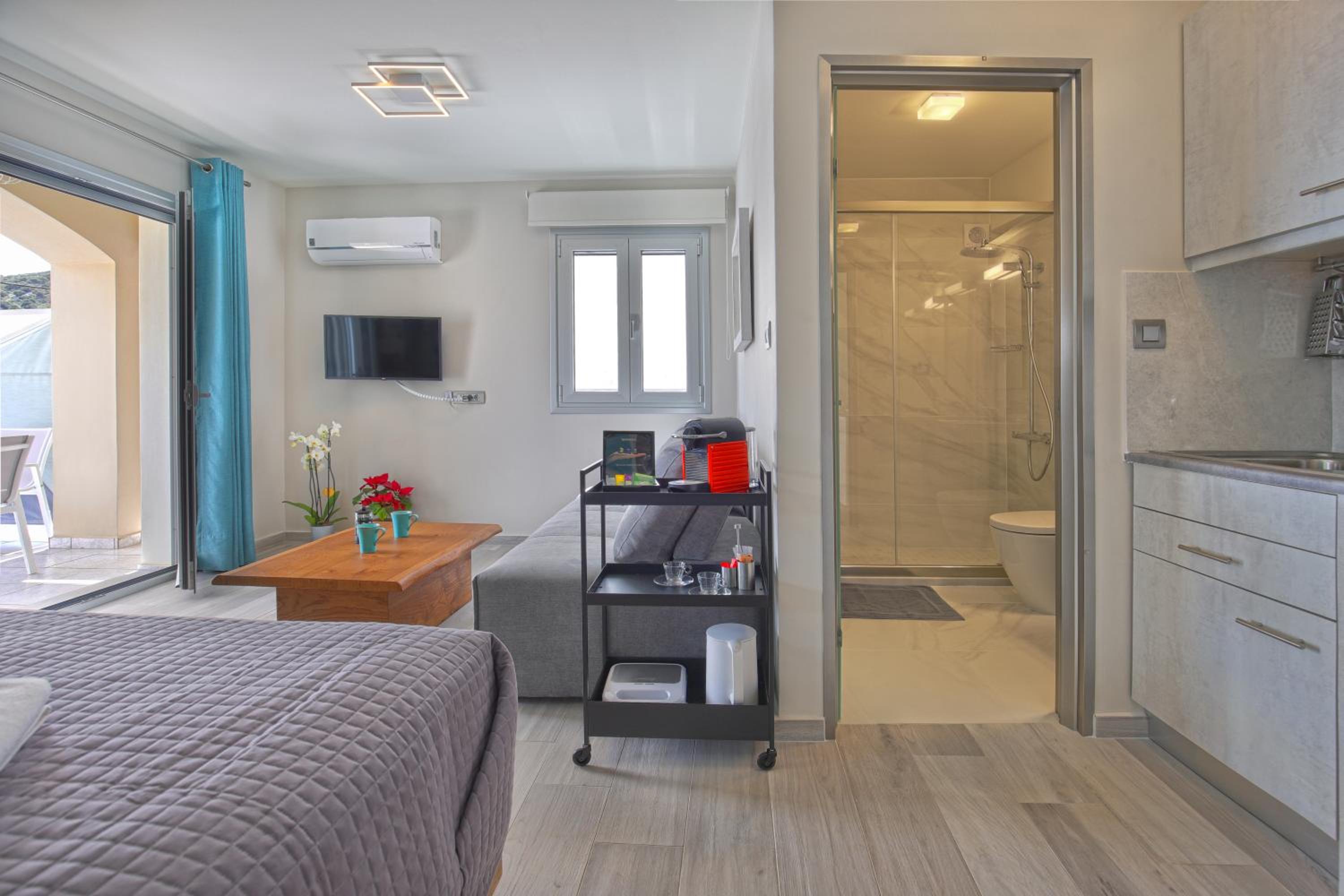 Sunrise Bay Apts view 3