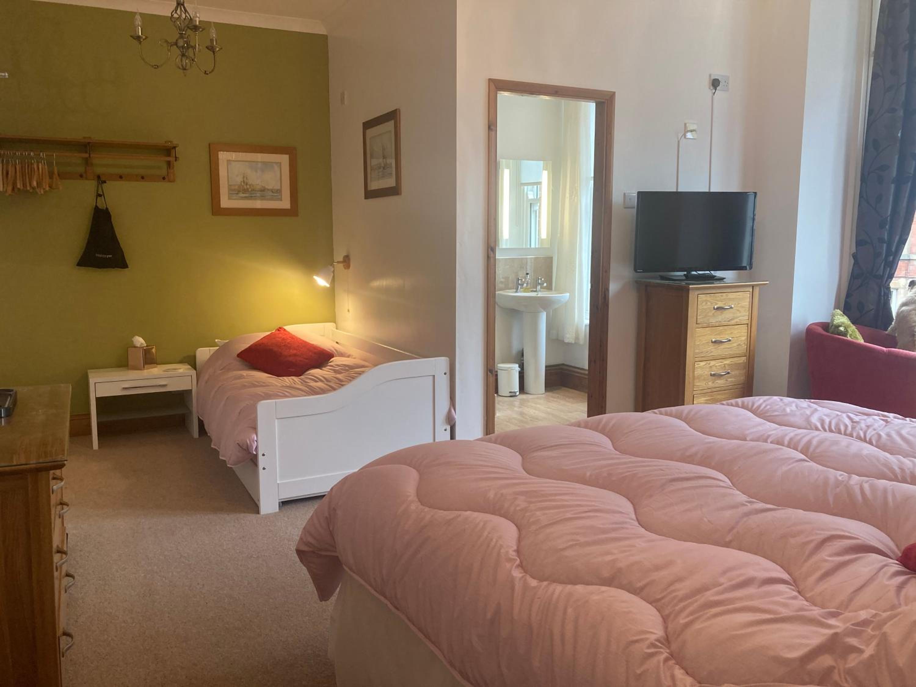 Ellies Guest House