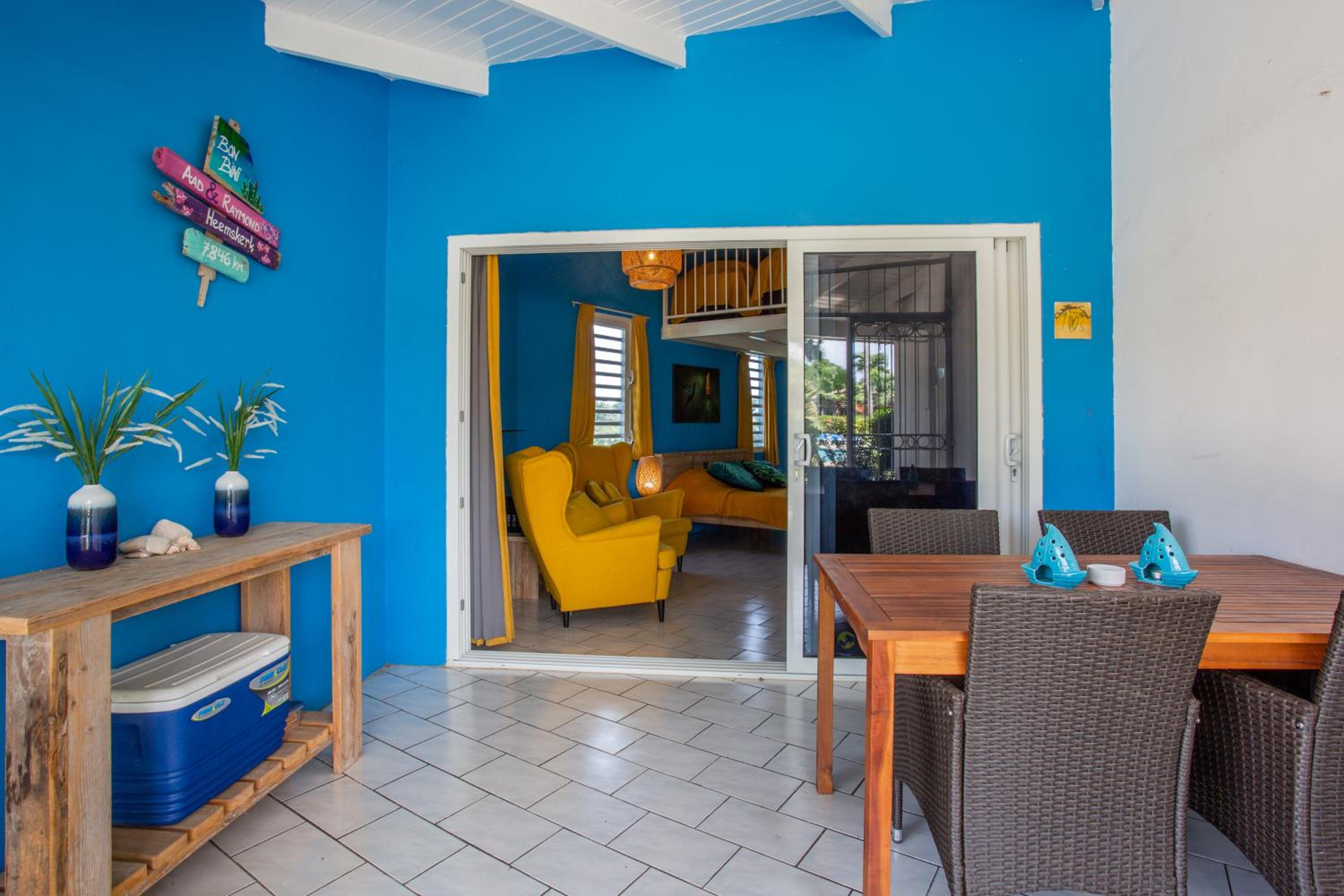 Studio at the pool in tropical Resort Seru Coral with privacy and large pool