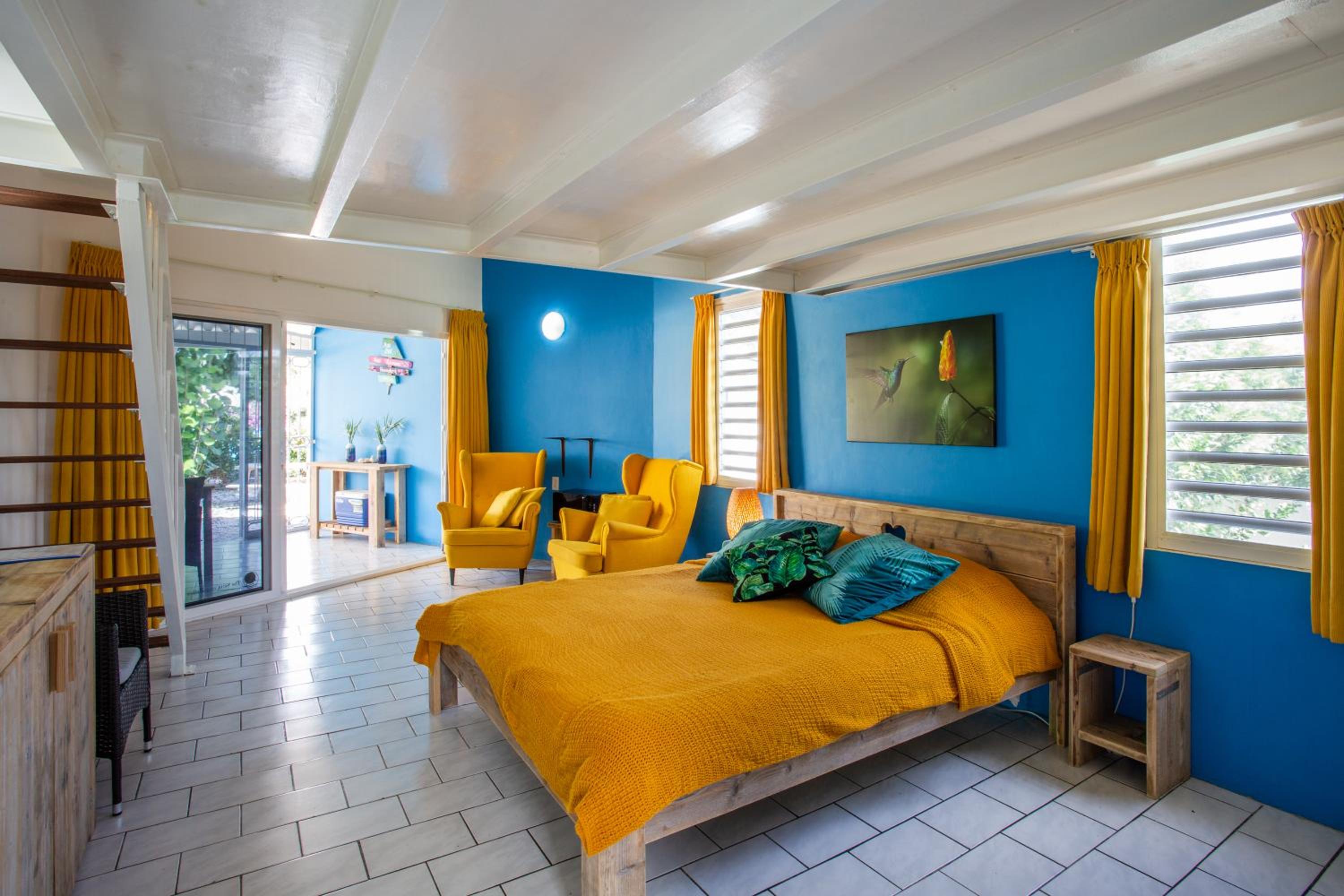 Studio at the pool in tropical Resort Seru Coral with privacy and large pool
