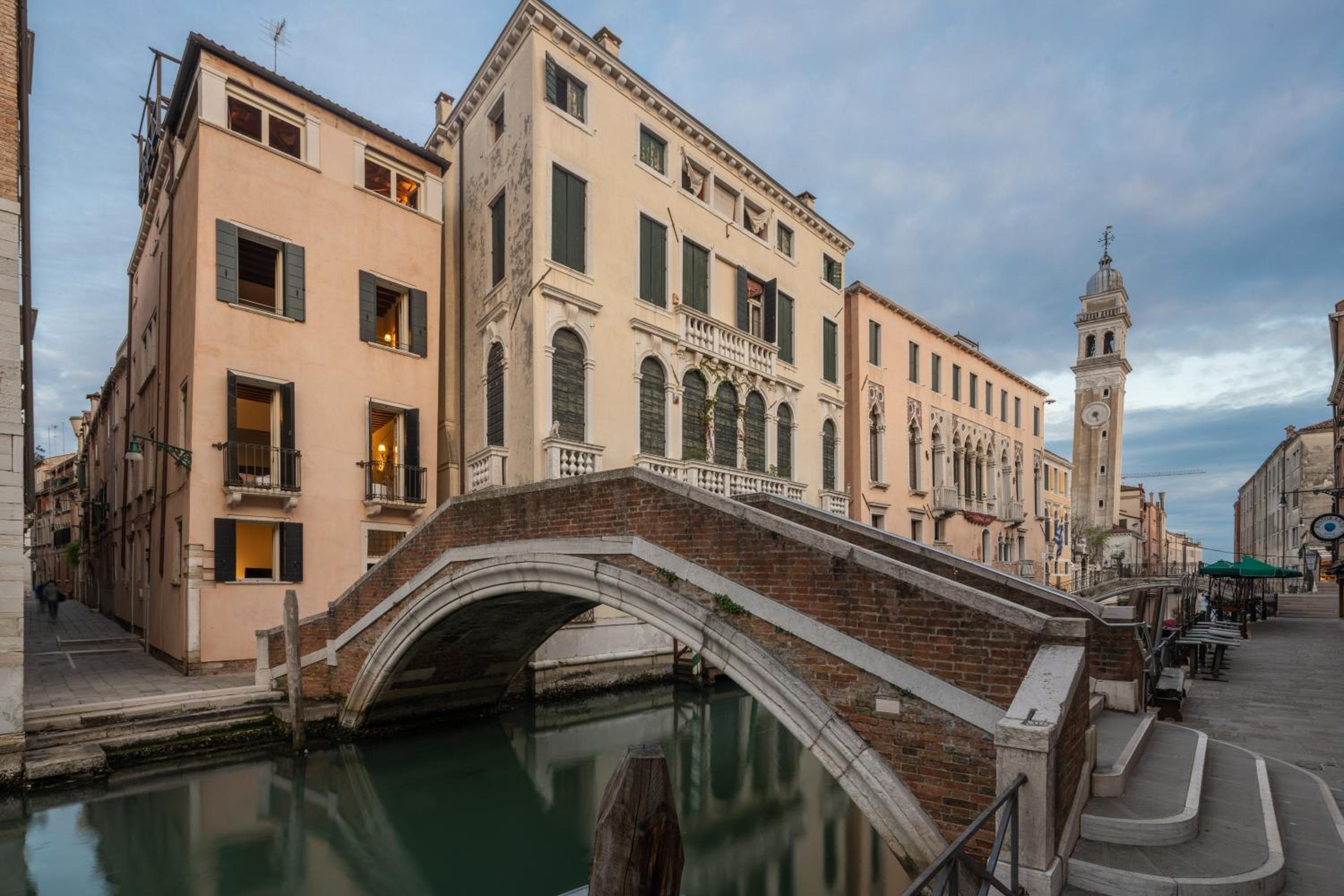 Lion Palace - San Marco R&R