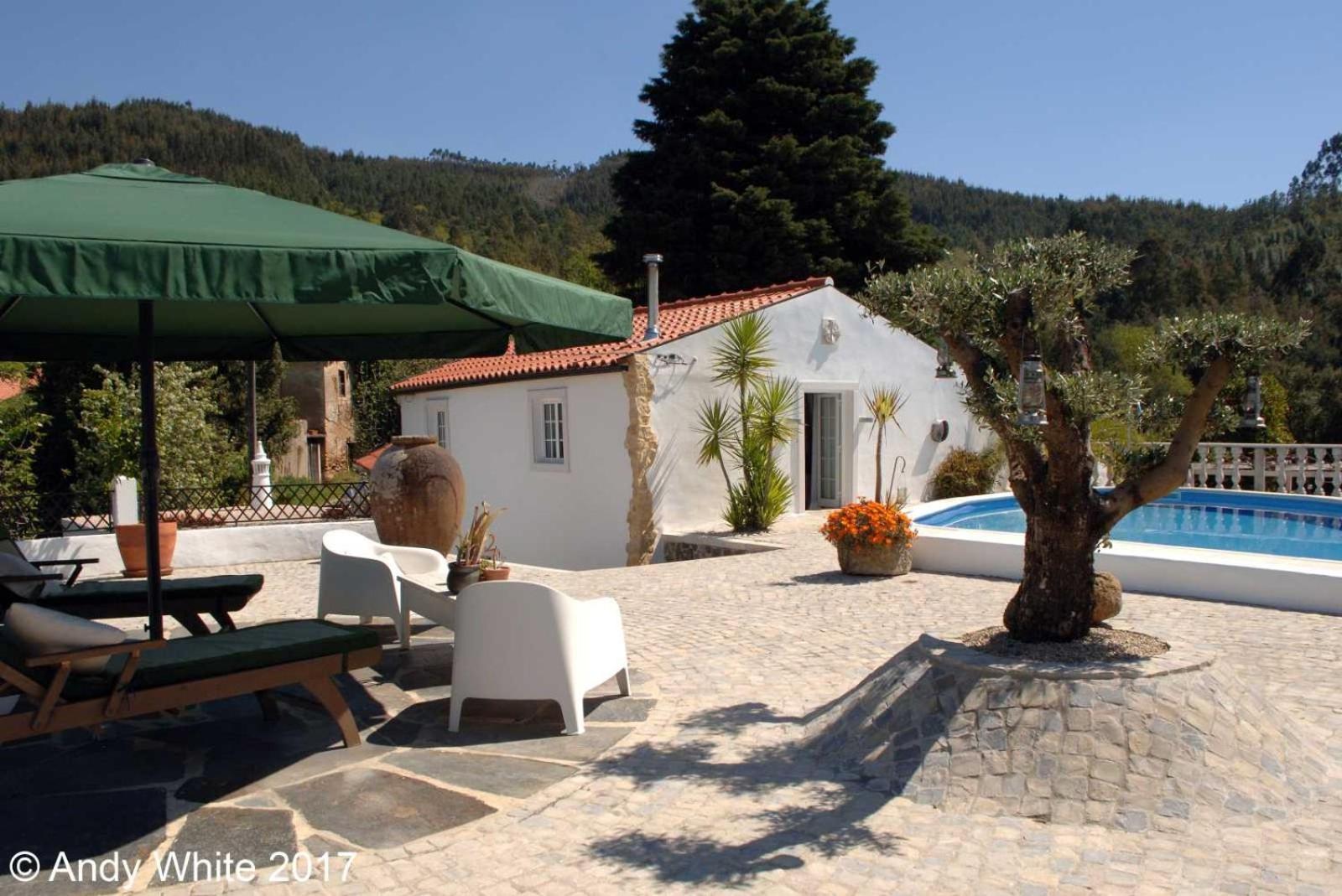Quinta da Granja Gardener's cottage view 4
