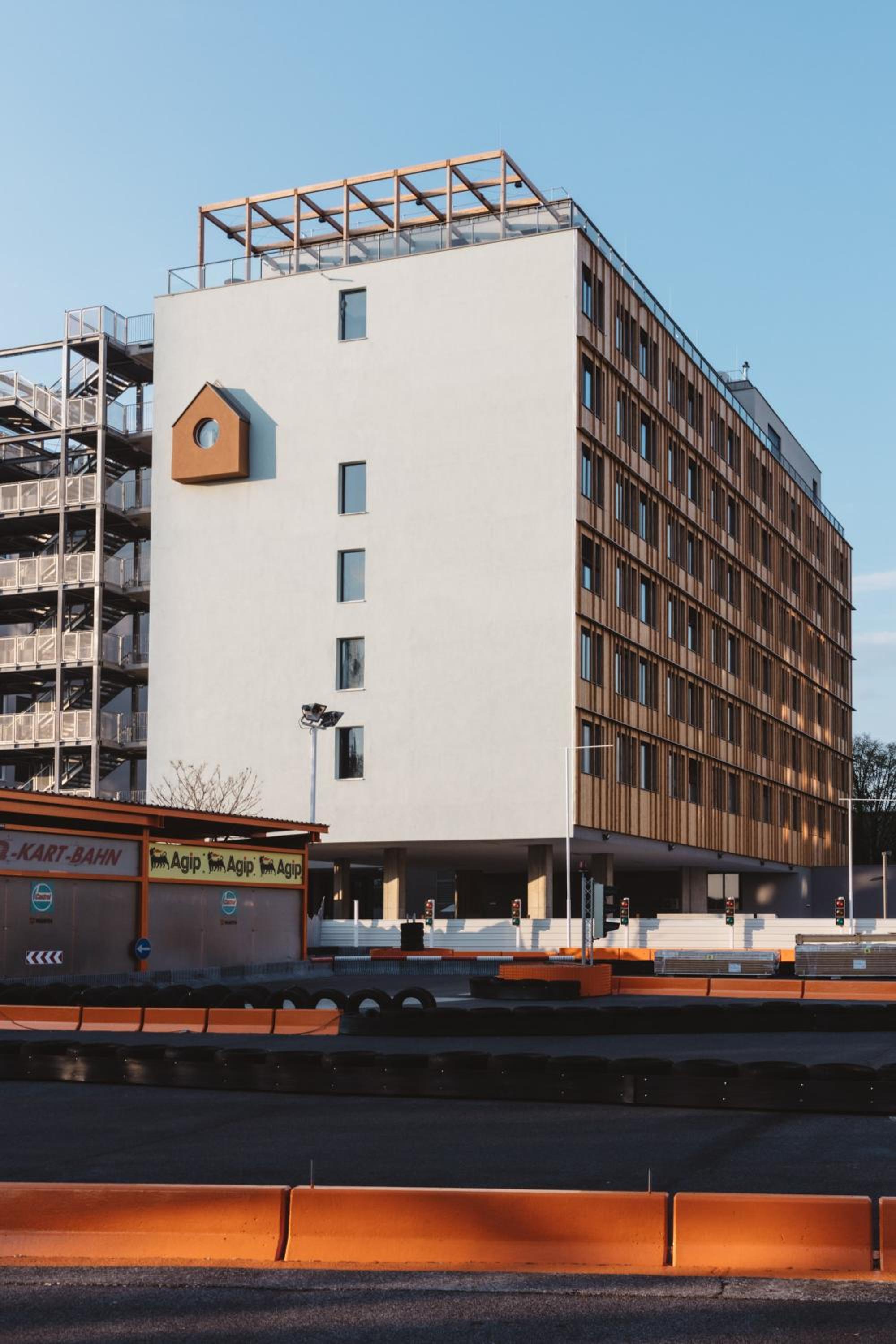 Hotel Superbude Wien Prater - Image 1